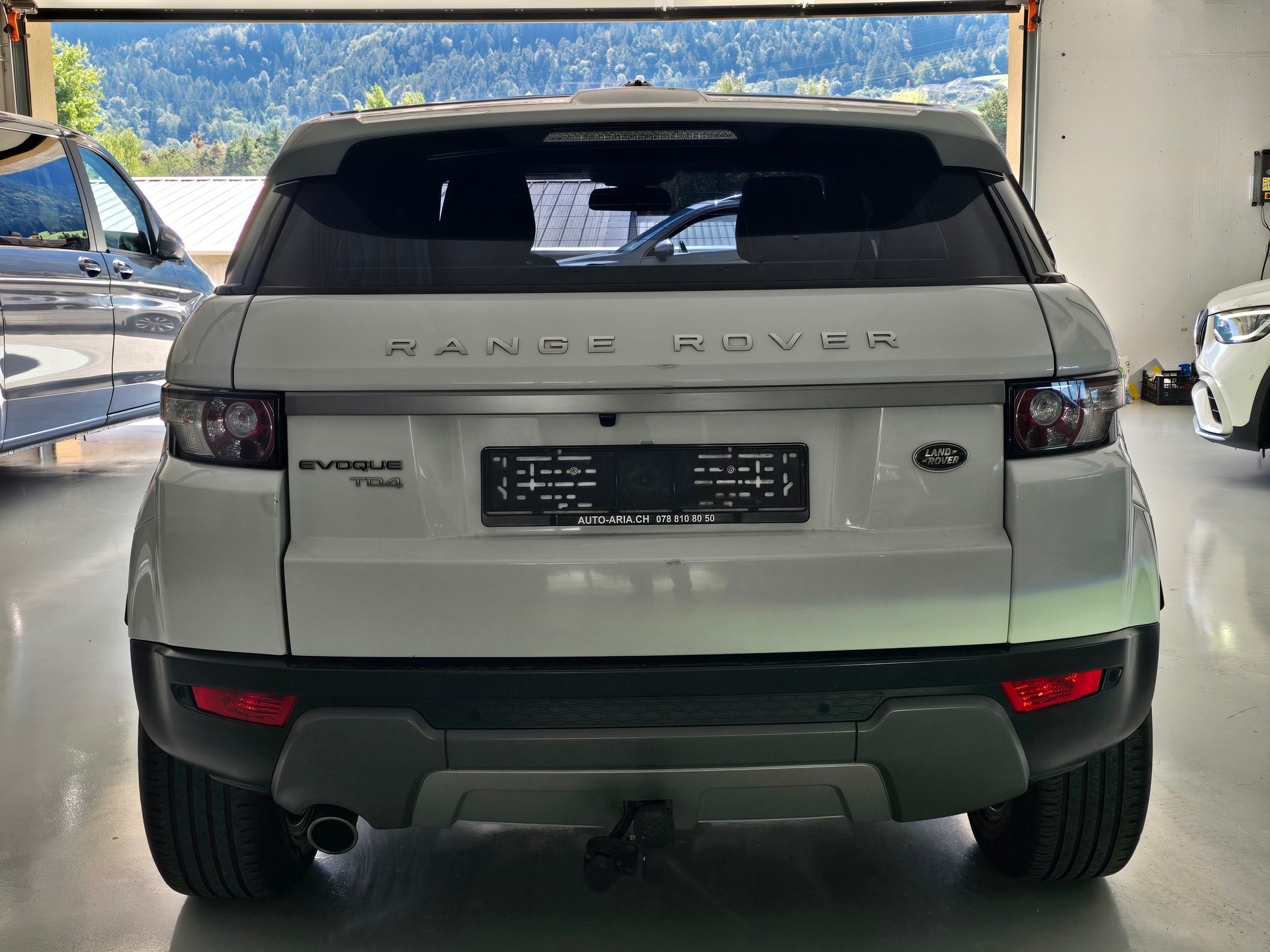 LAND ROVER Range Rover Evoque 2.2 TD4 Dynamic AT9-image-4
