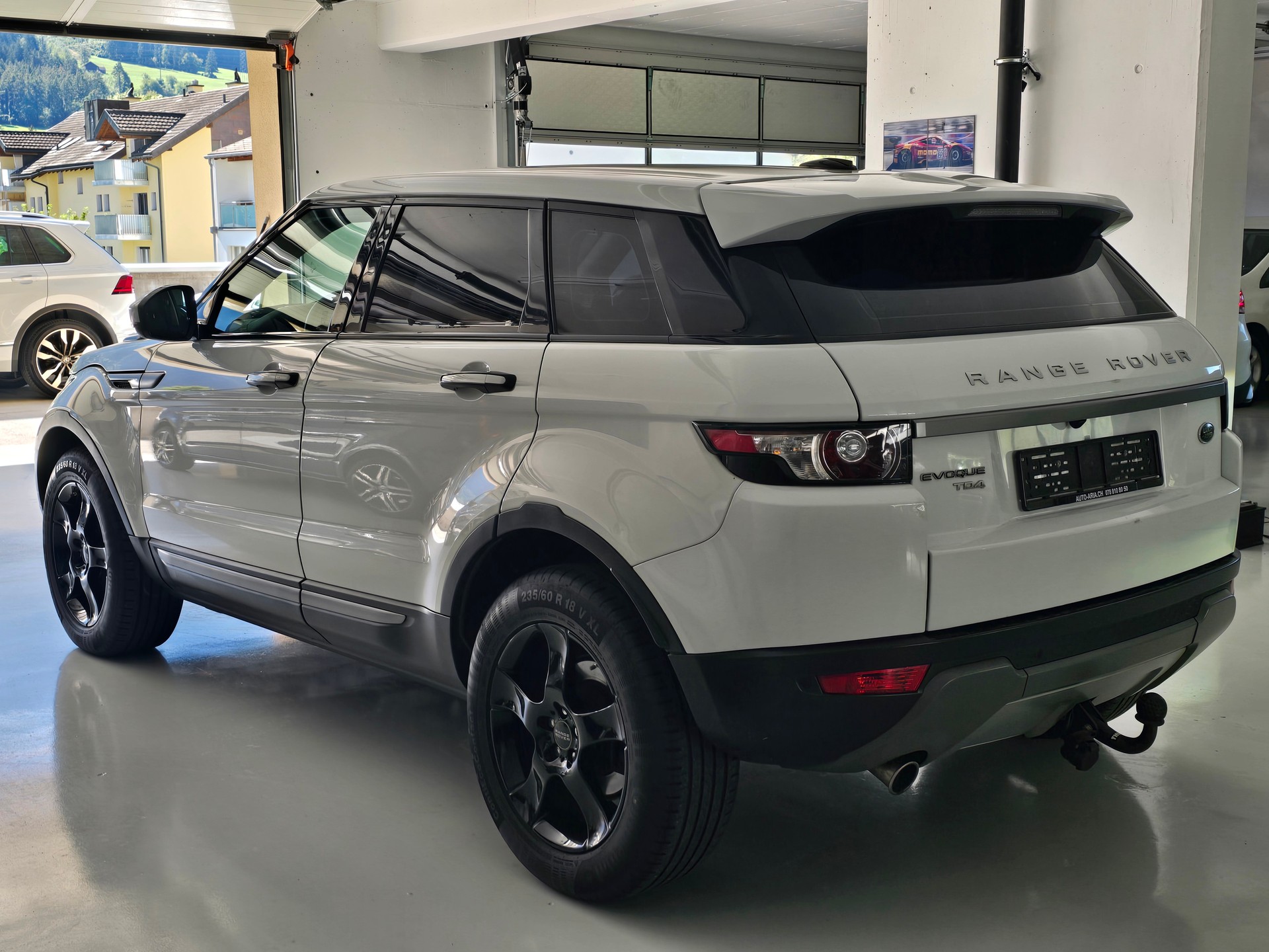 LAND ROVER Range Rover Evoque 2.2 TD4 Dynamic AT9-image-5
