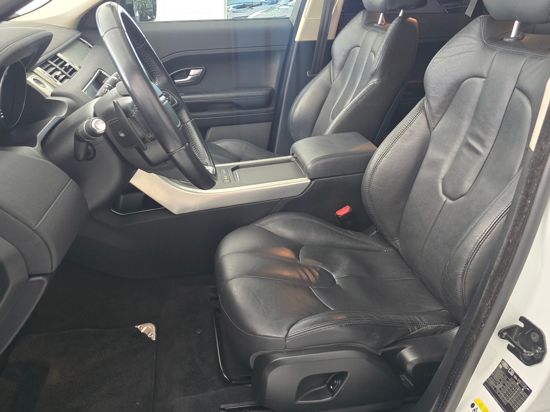 LAND ROVER Range Rover Evoque 2.2 TD4 Dynamic AT9-image-7
