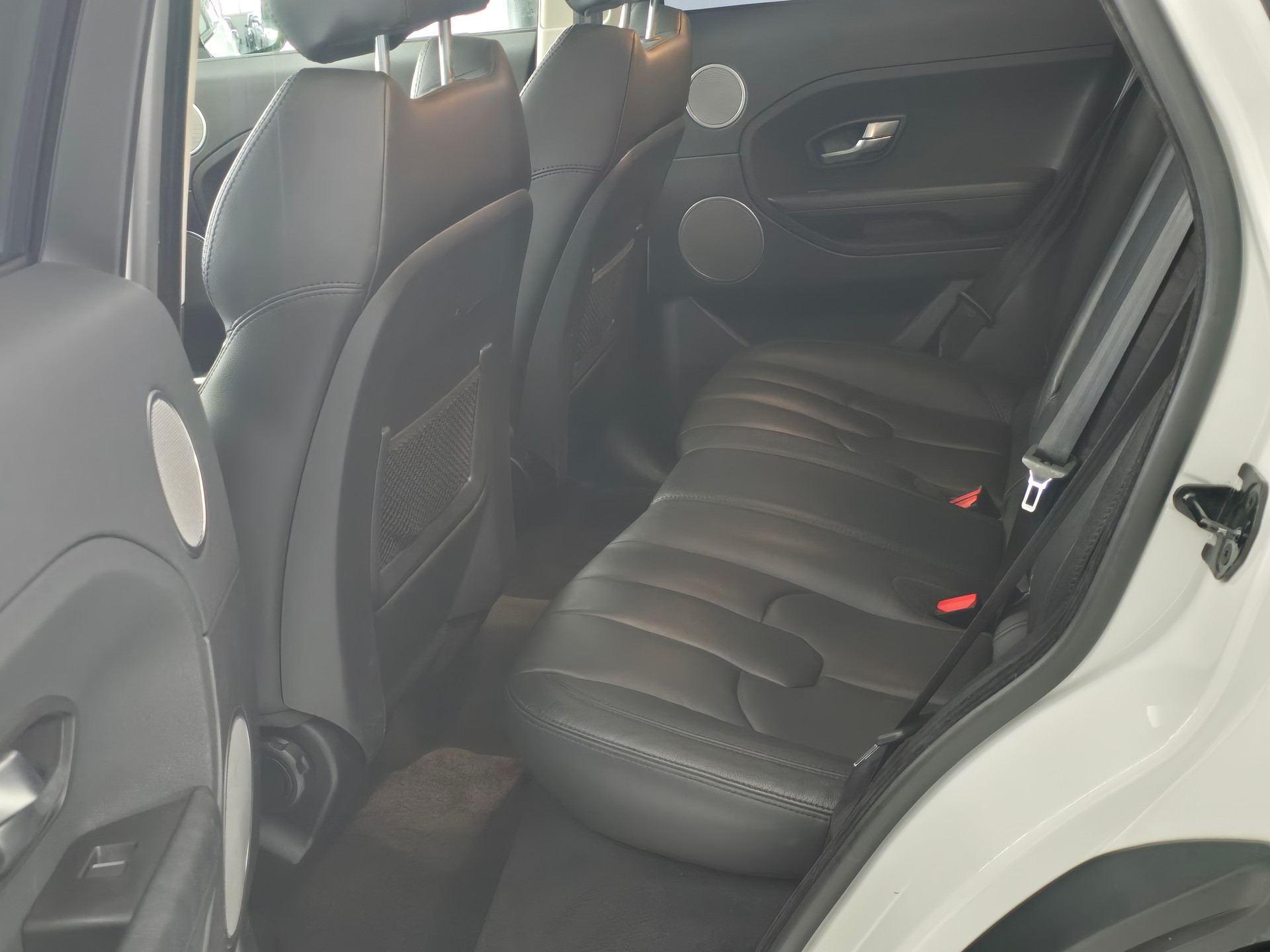 LAND ROVER Range Rover Evoque 2.2 TD4 Dynamic AT9-image-6