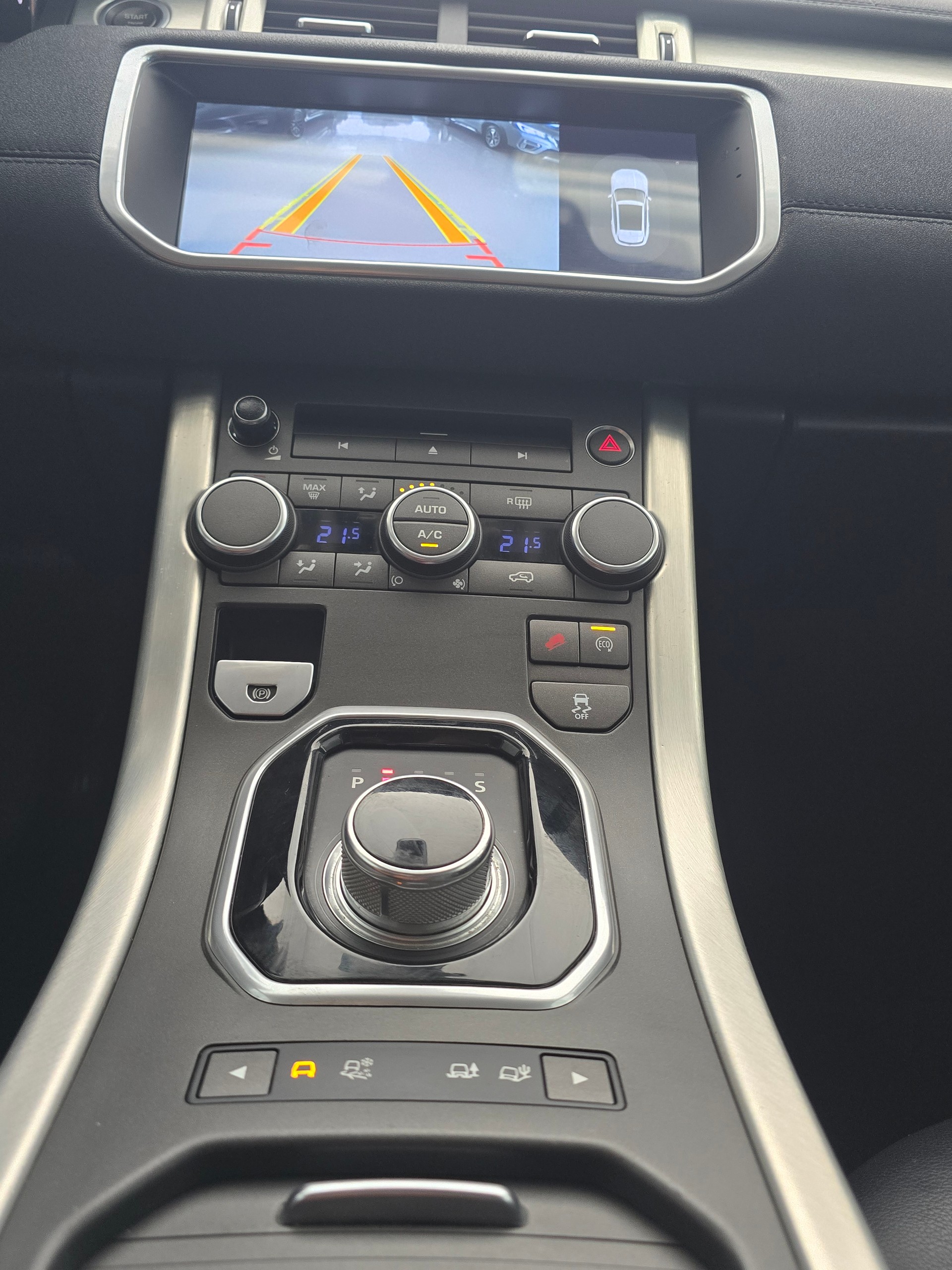 LAND ROVER Range Rover Evoque 2.2 TD4 Dynamic AT9-image-11