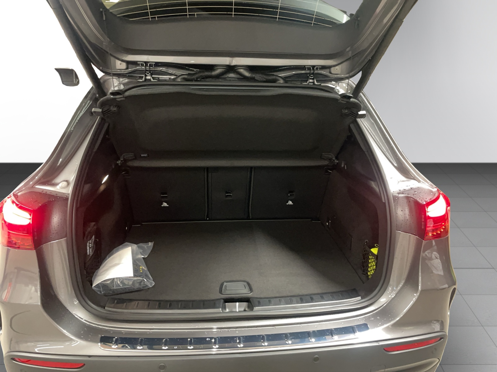 MERCEDES-BENZ GLA 200 Night Star 7G-DCT-image-5