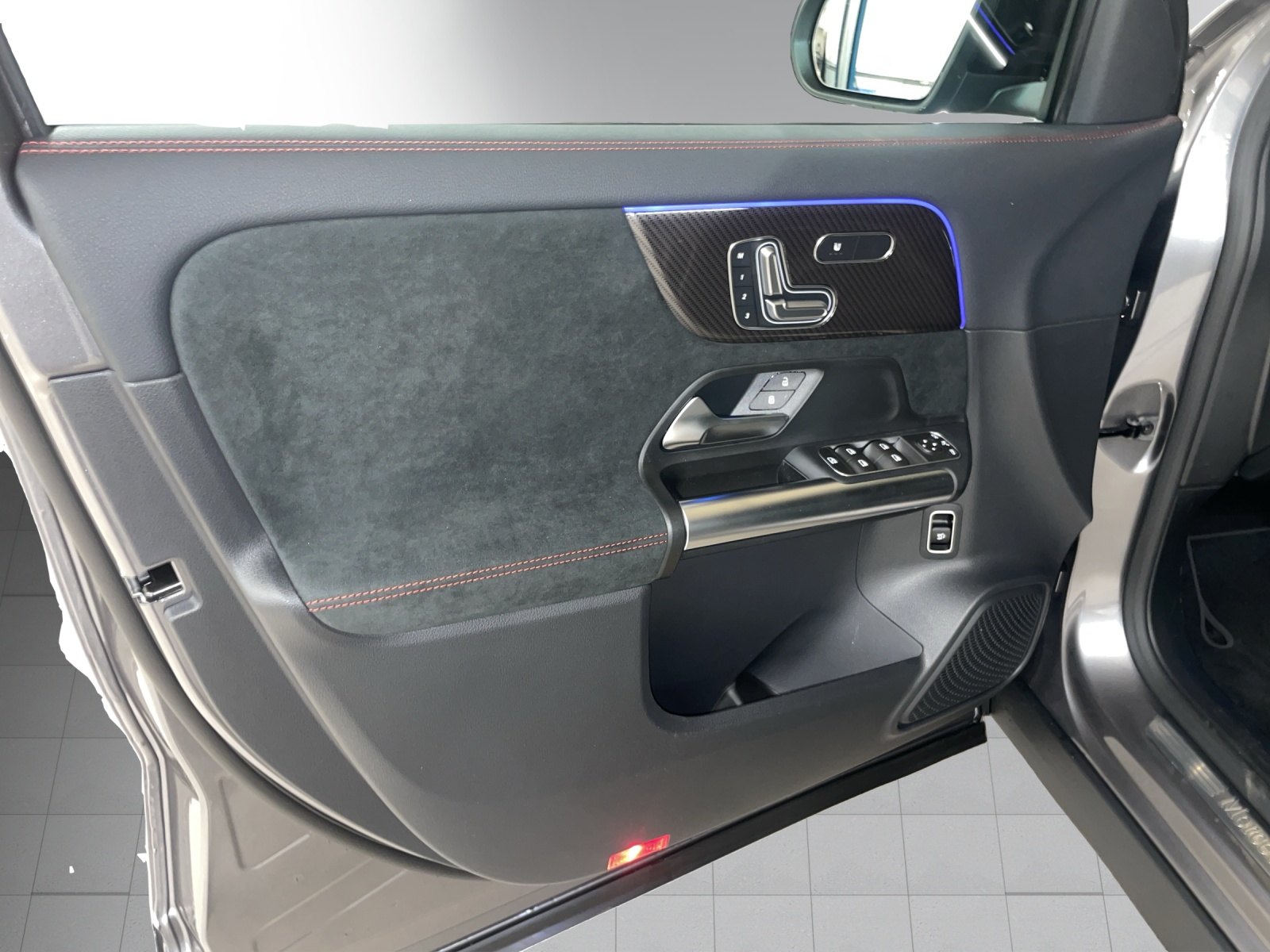 MERCEDES-BENZ GLA 200 Night Star 7G-DCT-image-7