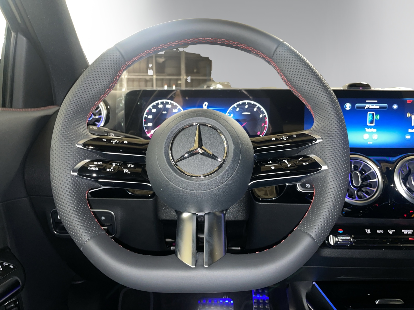 MERCEDES-BENZ GLA 200 Night Star 7G-DCT-image-13
