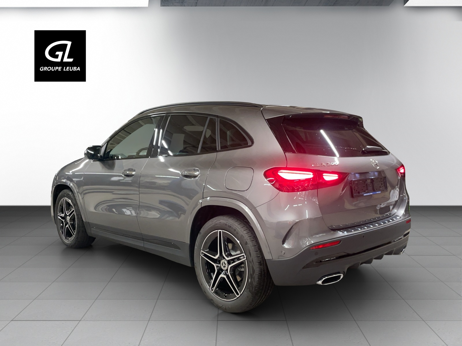 MERCEDES-BENZ GLA 200 Night Star 7G-DCT-image-3