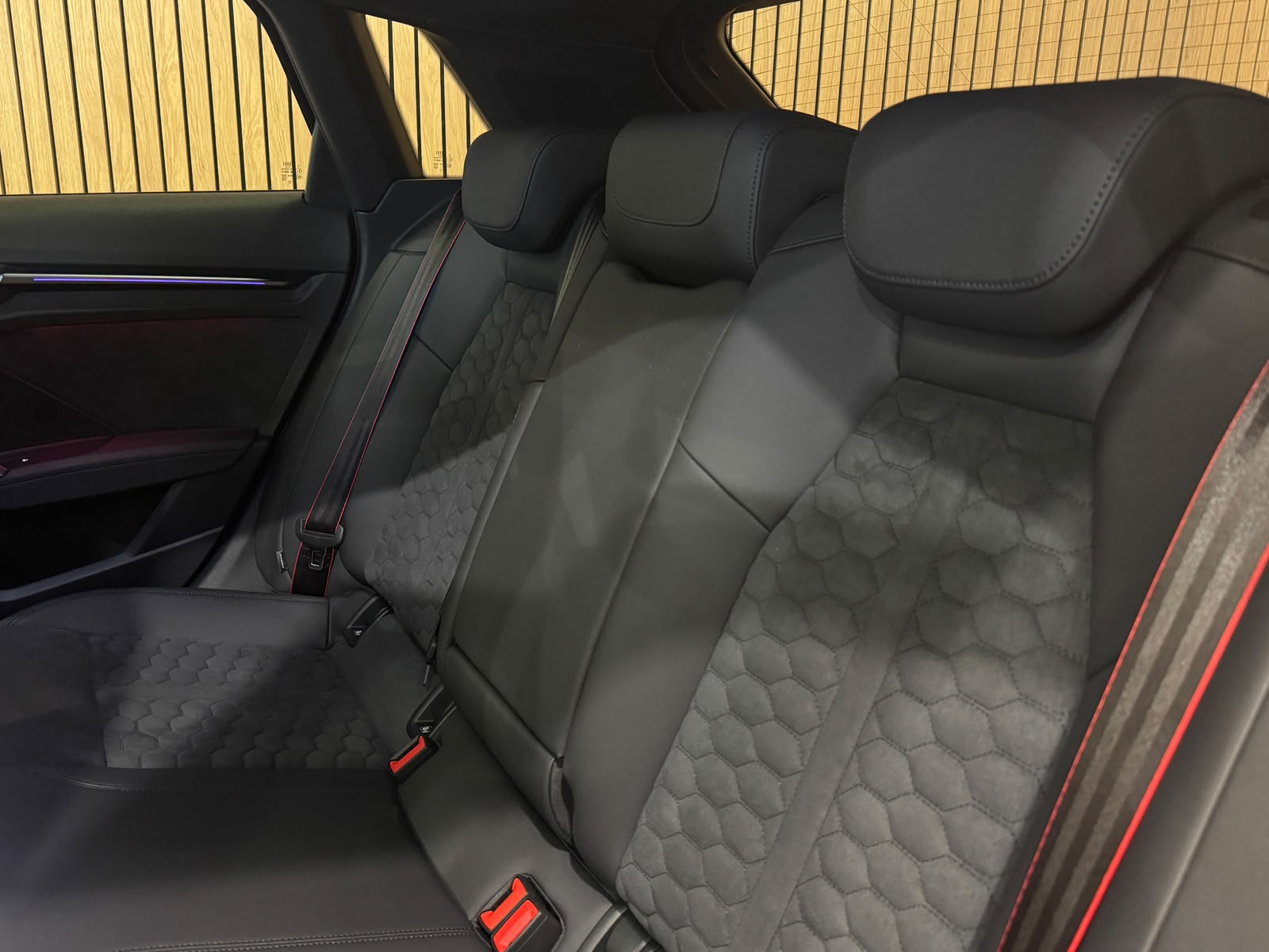 AUDI RS3 Sportback 2.5 TSI quattro S-tronic *INKLUSIV GRATIS SERVIE PAKET *-image-28