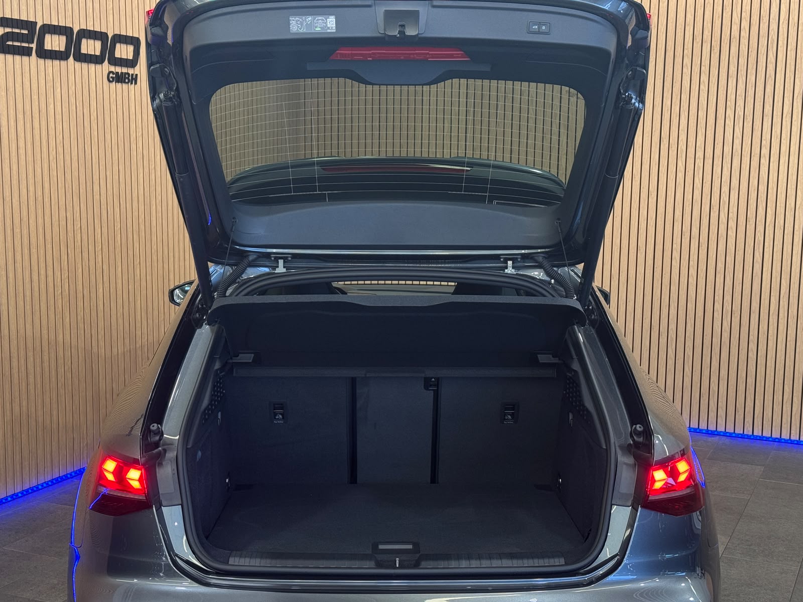 AUDI RS3 Sportback 2.5 TSI quattro S-tronic *INKLUSIV GRATIS SERVIE PAKET *-image-8