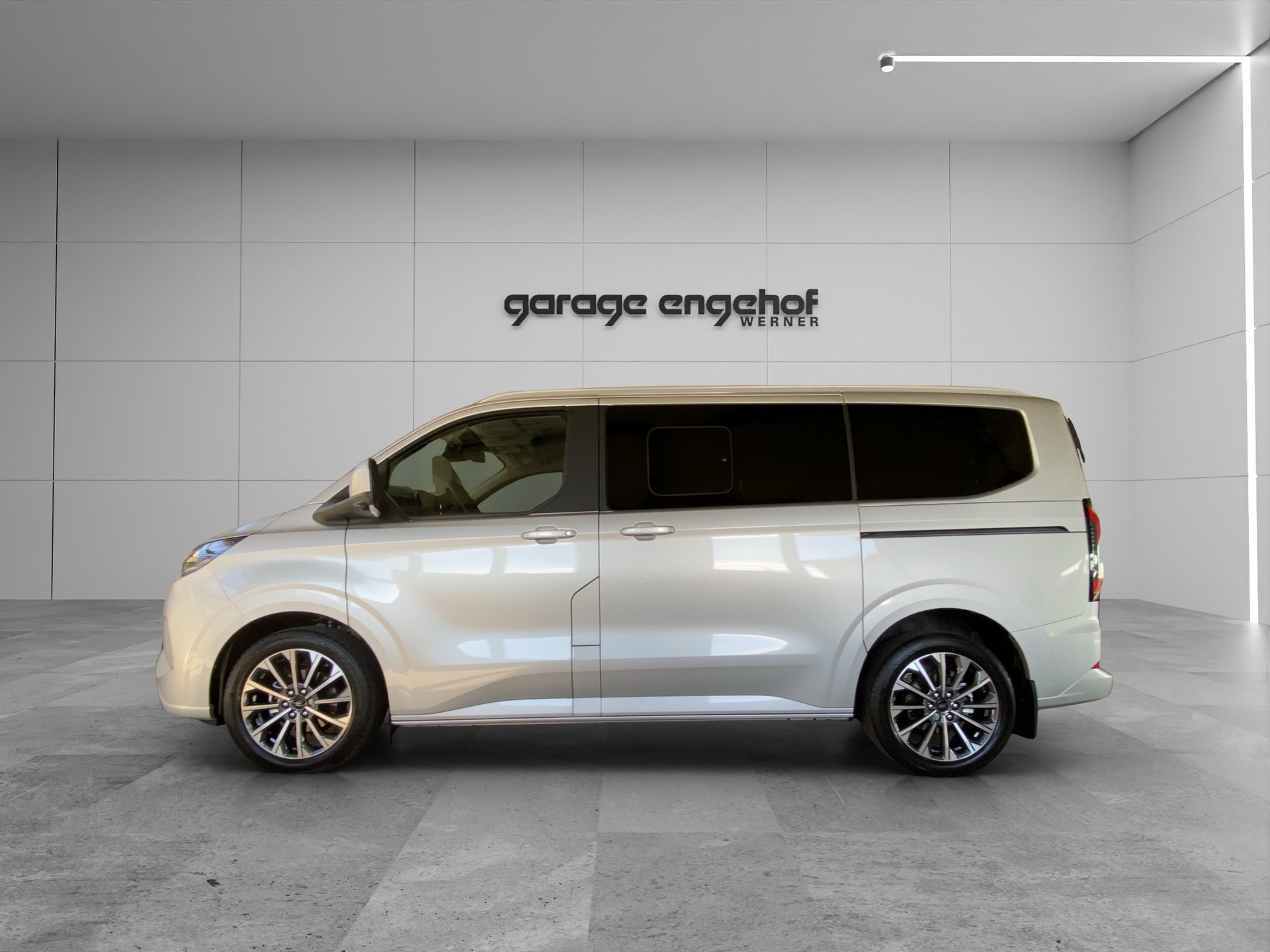 FORD Tourneo Bus 340 L1H1 PHEV TitaniumX-image-2