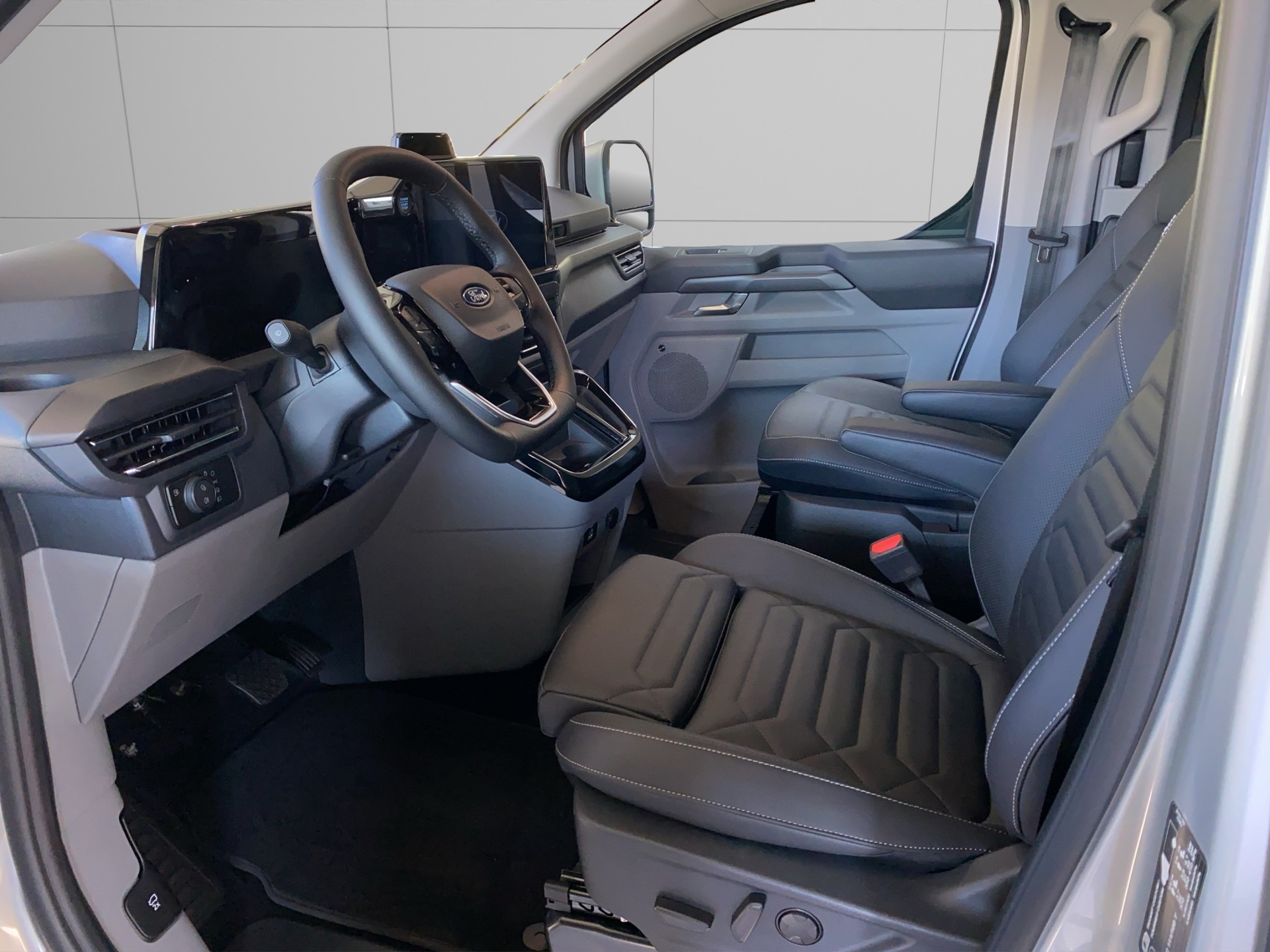 FORD Tourneo Bus 340 L1H1 PHEV TitaniumX-image-9