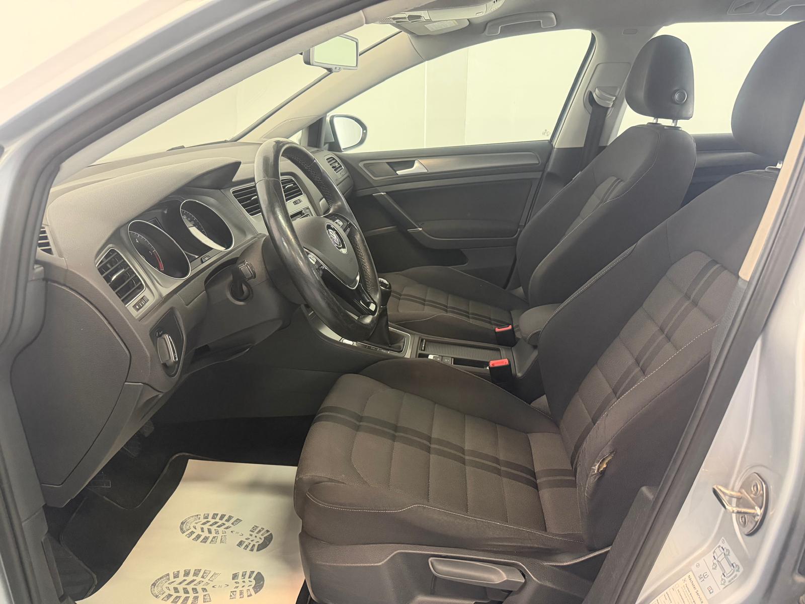 VW Golf Variant 1.6 TDI Comfortline 4Motion-image-15