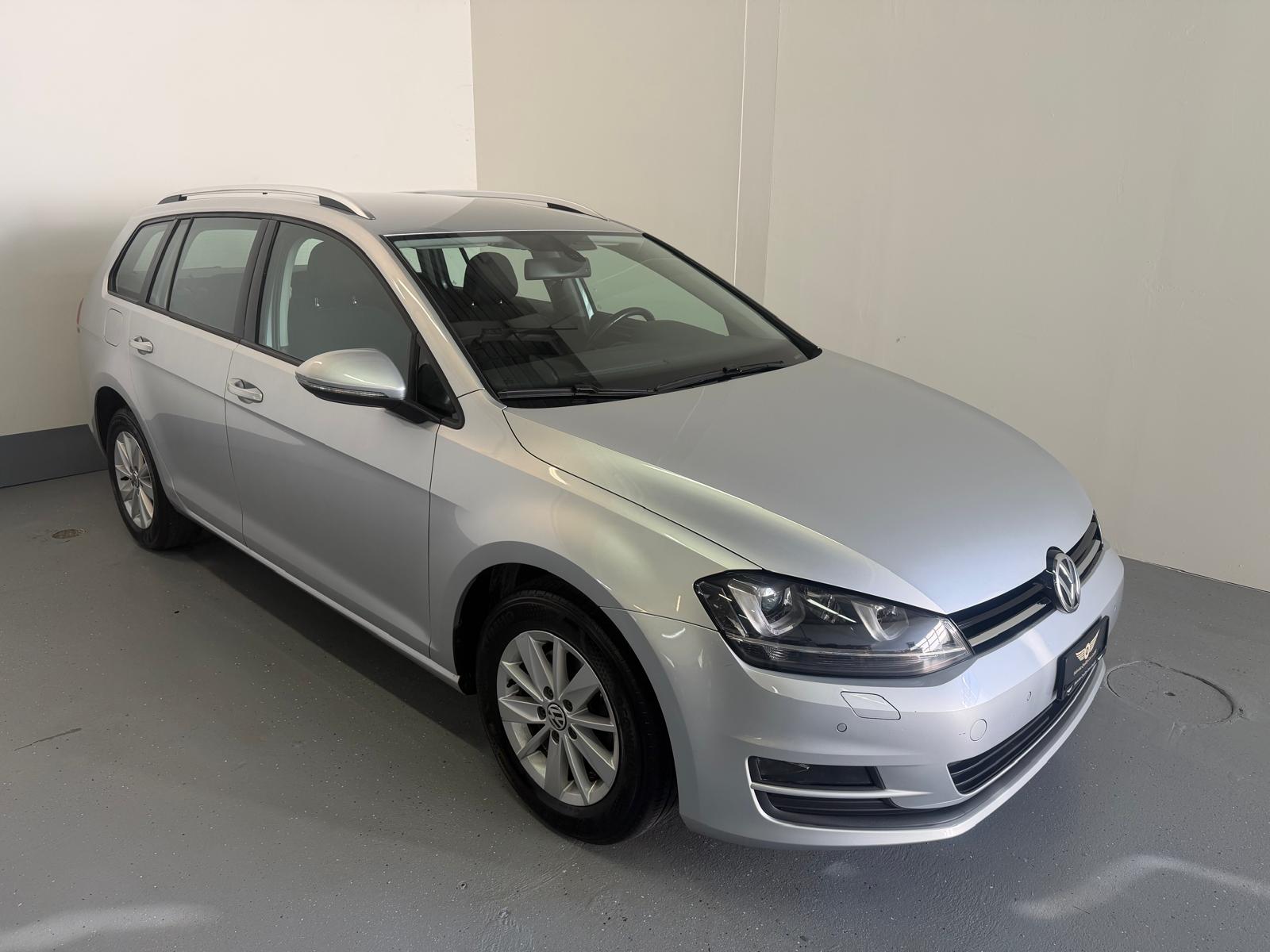VW Golf Variant 1.6 TDI Comfortline 4Motion-image-1