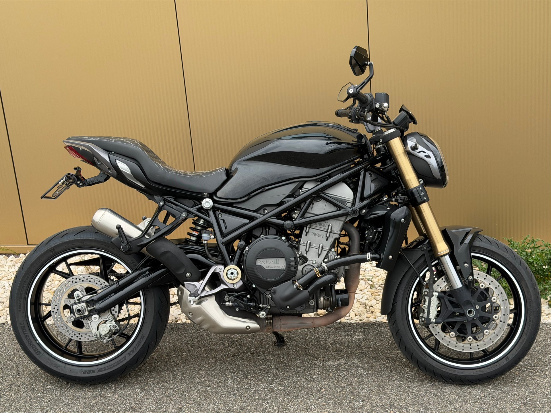 BENELLI 752 S-showroom-element-3
