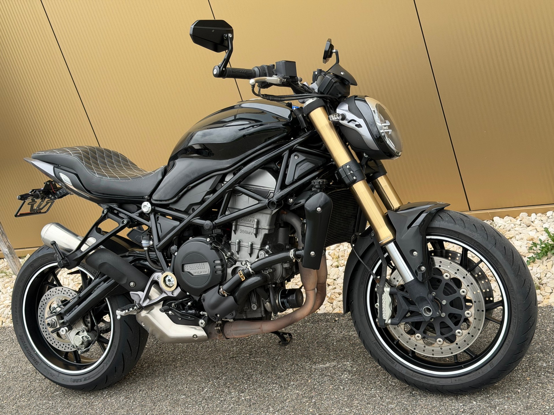 BENELLI 752 S-showroom-element-2