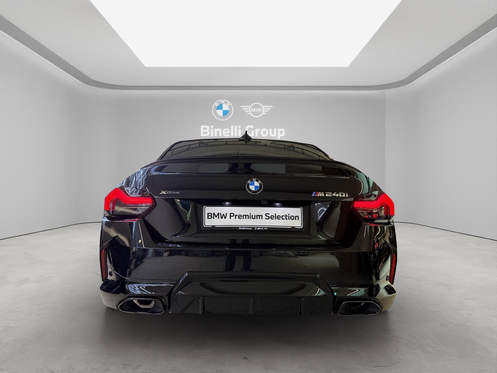 BMW M240i xDrive Coupé-showroom-element-3