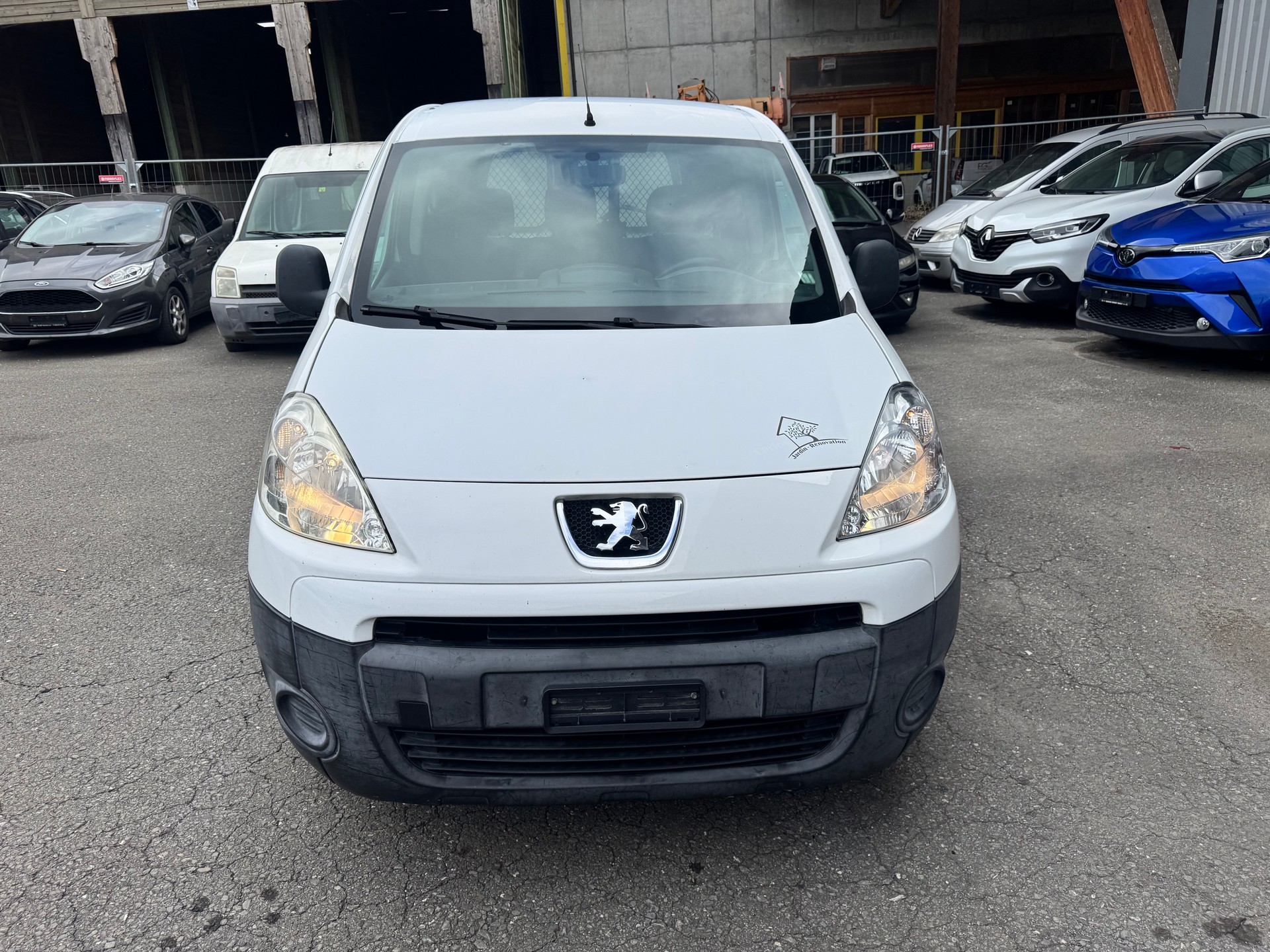 PEUGEOT Partner 1.6 HDI Urban-image-1