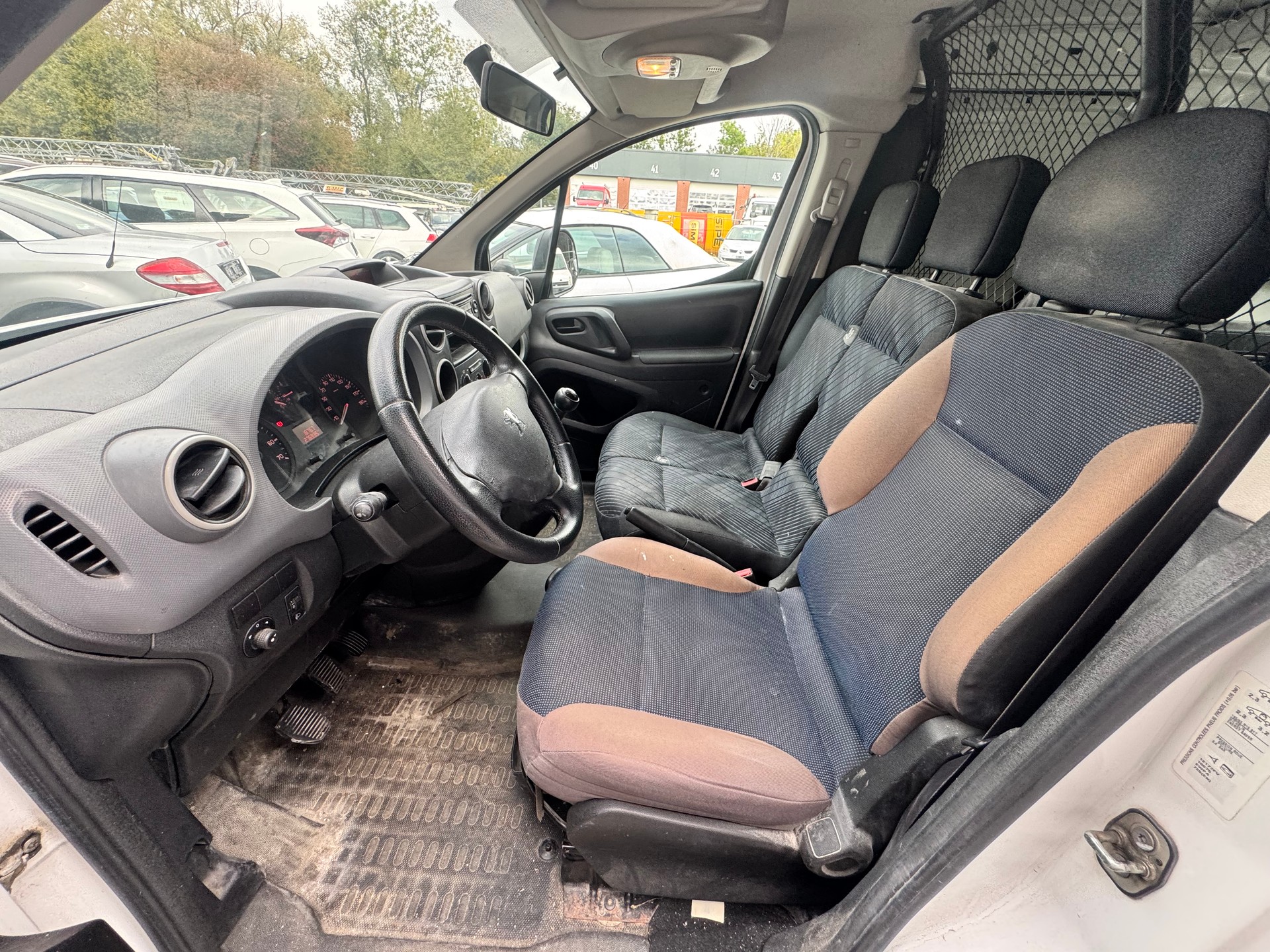 PEUGEOT Partner 1.6 HDI Urban-image-7