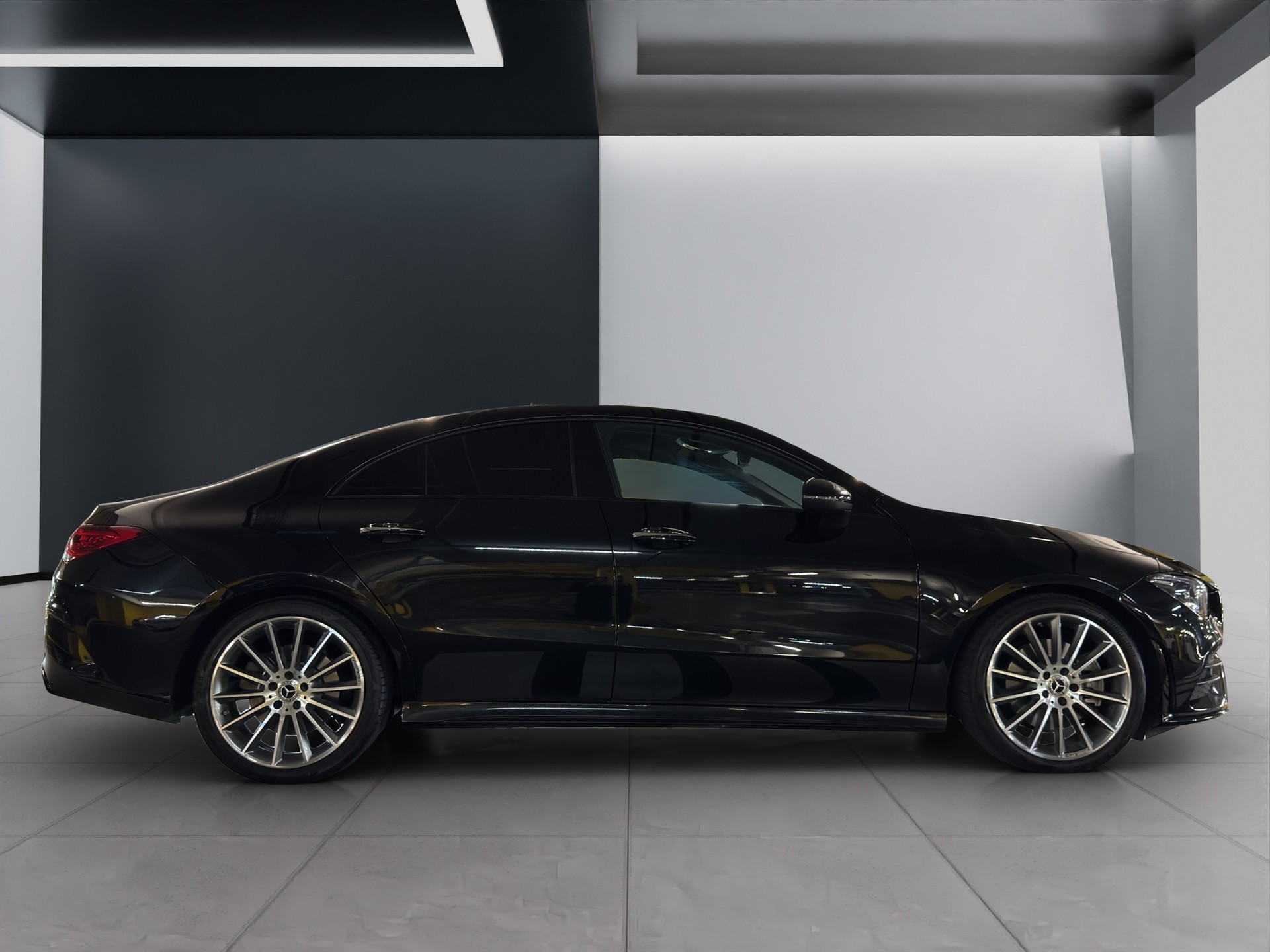 MERCEDES-BENZ CLA 250 AMG Line 7G-DCT-image-2