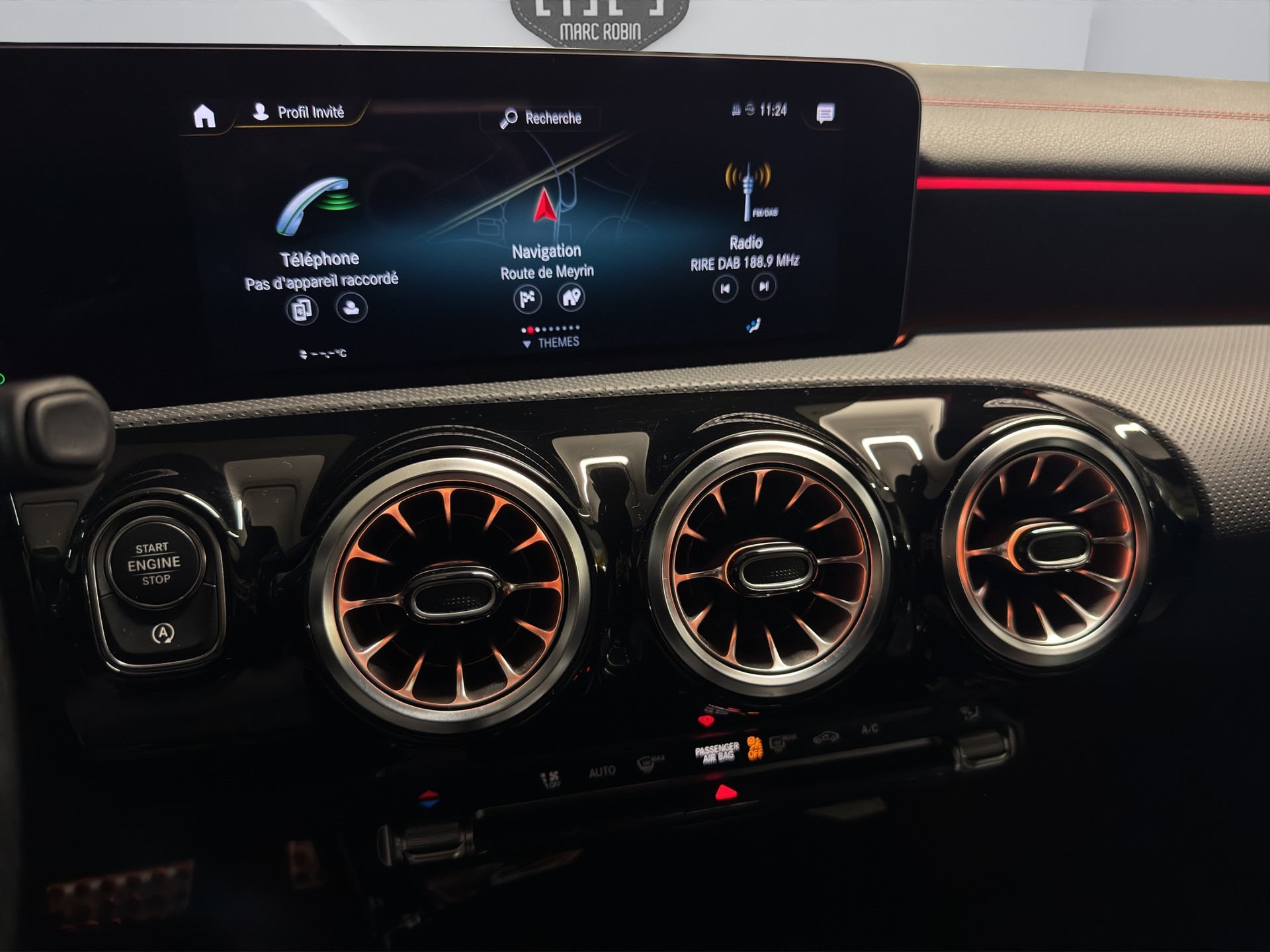 MERCEDES-BENZ CLA 250 AMG Line 7G-DCT-image-14