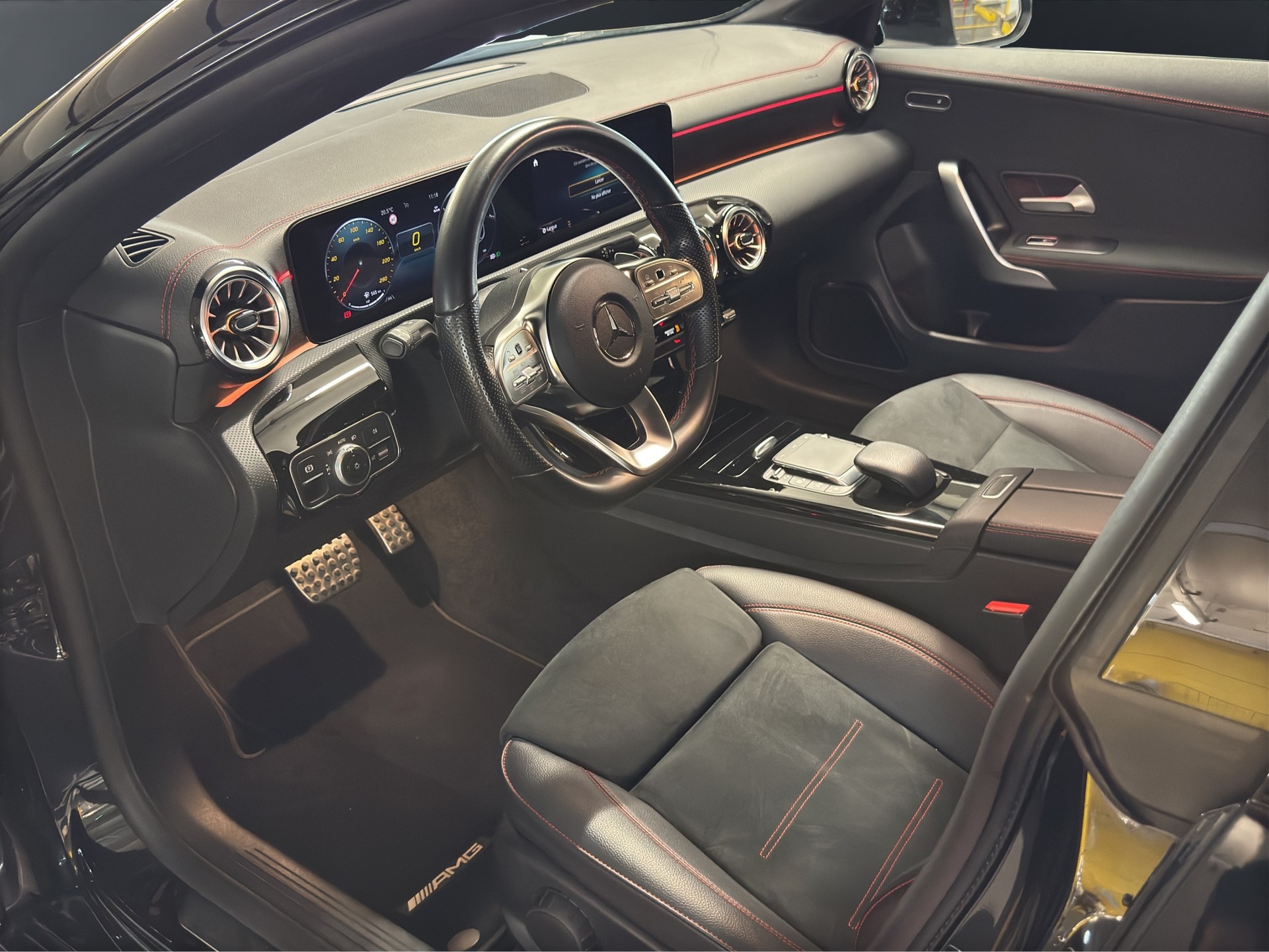 MERCEDES-BENZ CLA 250 AMG Line 7G-DCT-image-8