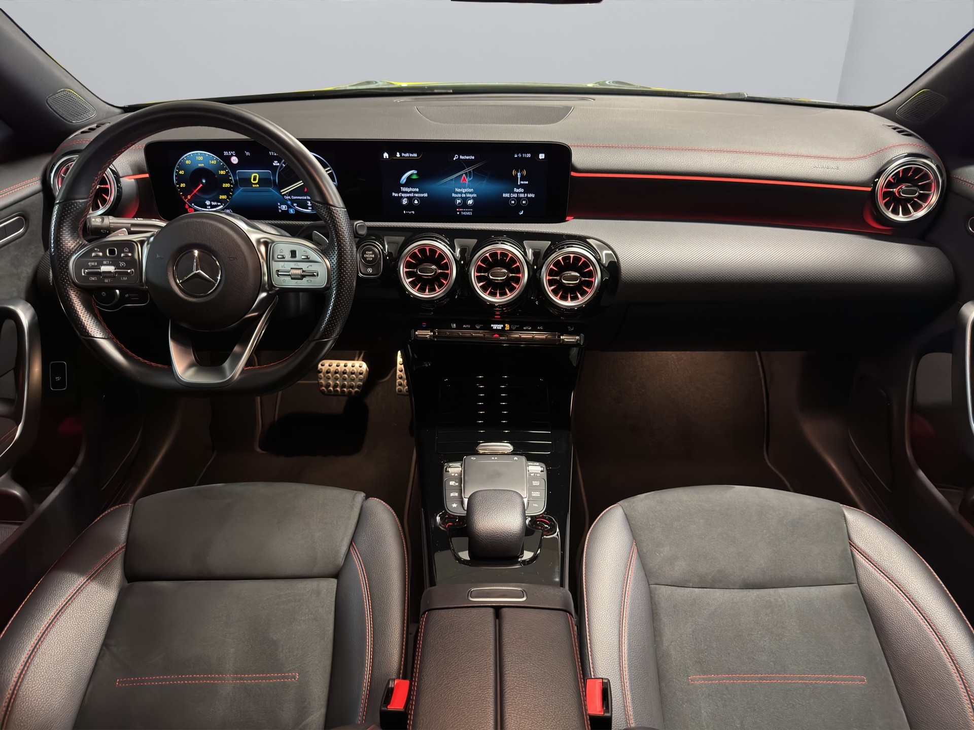 MERCEDES-BENZ CLA 250 AMG Line 7G-DCT-image-12