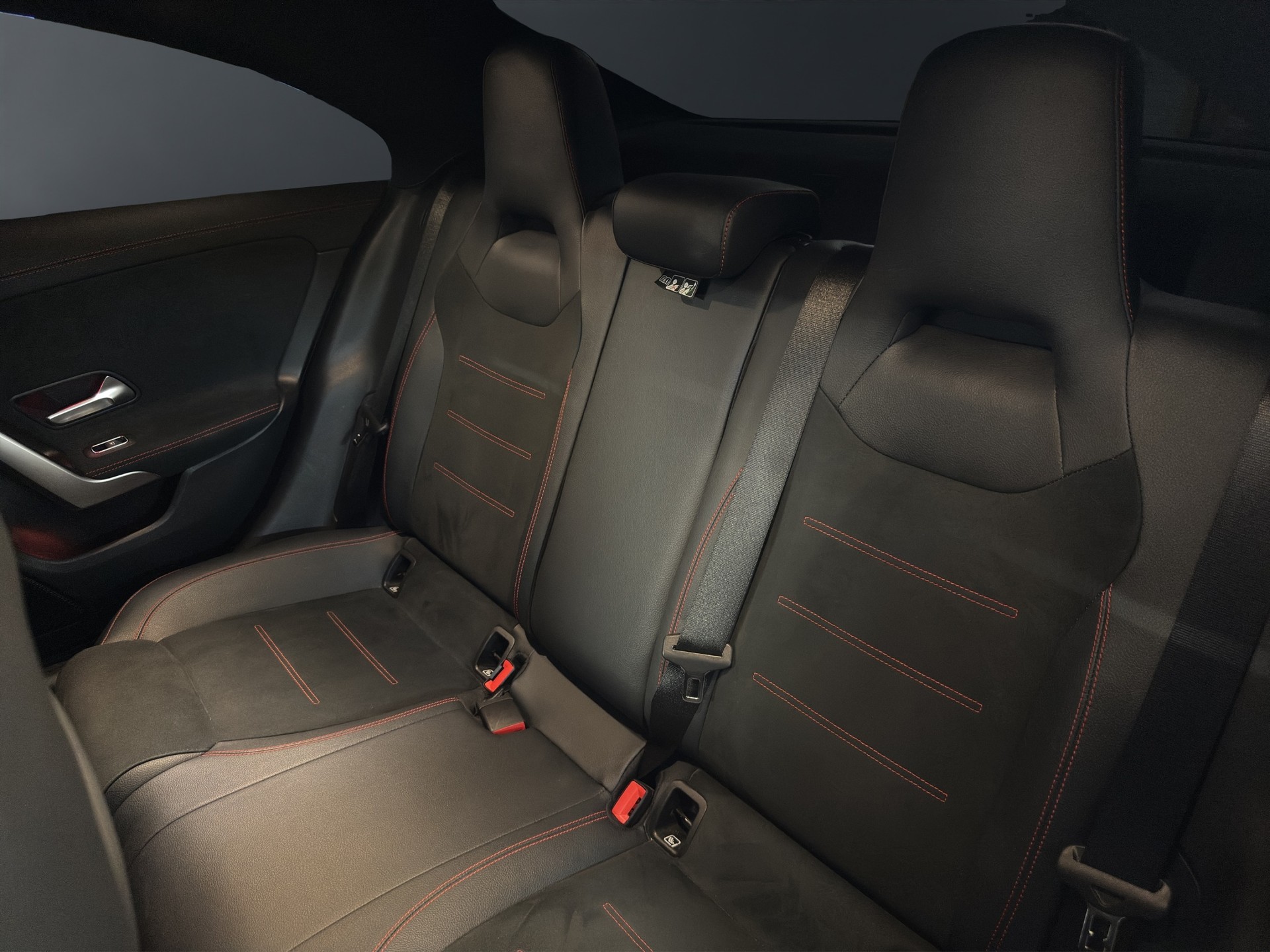 MERCEDES-BENZ CLA 250 AMG Line 7G-DCT-image-11