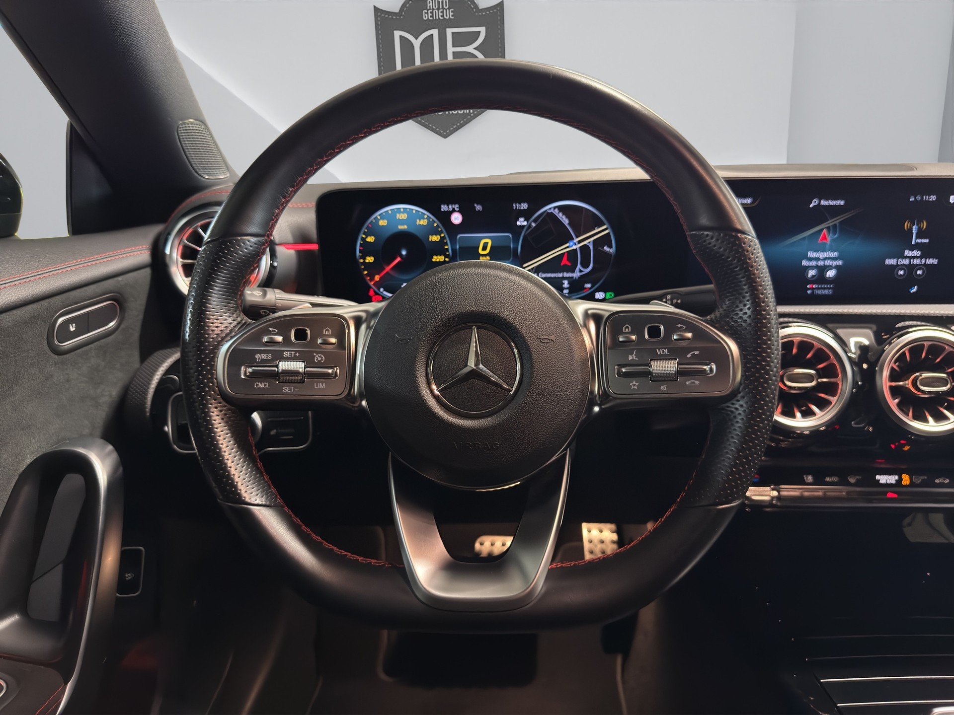MERCEDES-BENZ CLA 250 AMG Line 7G-DCT-image-9