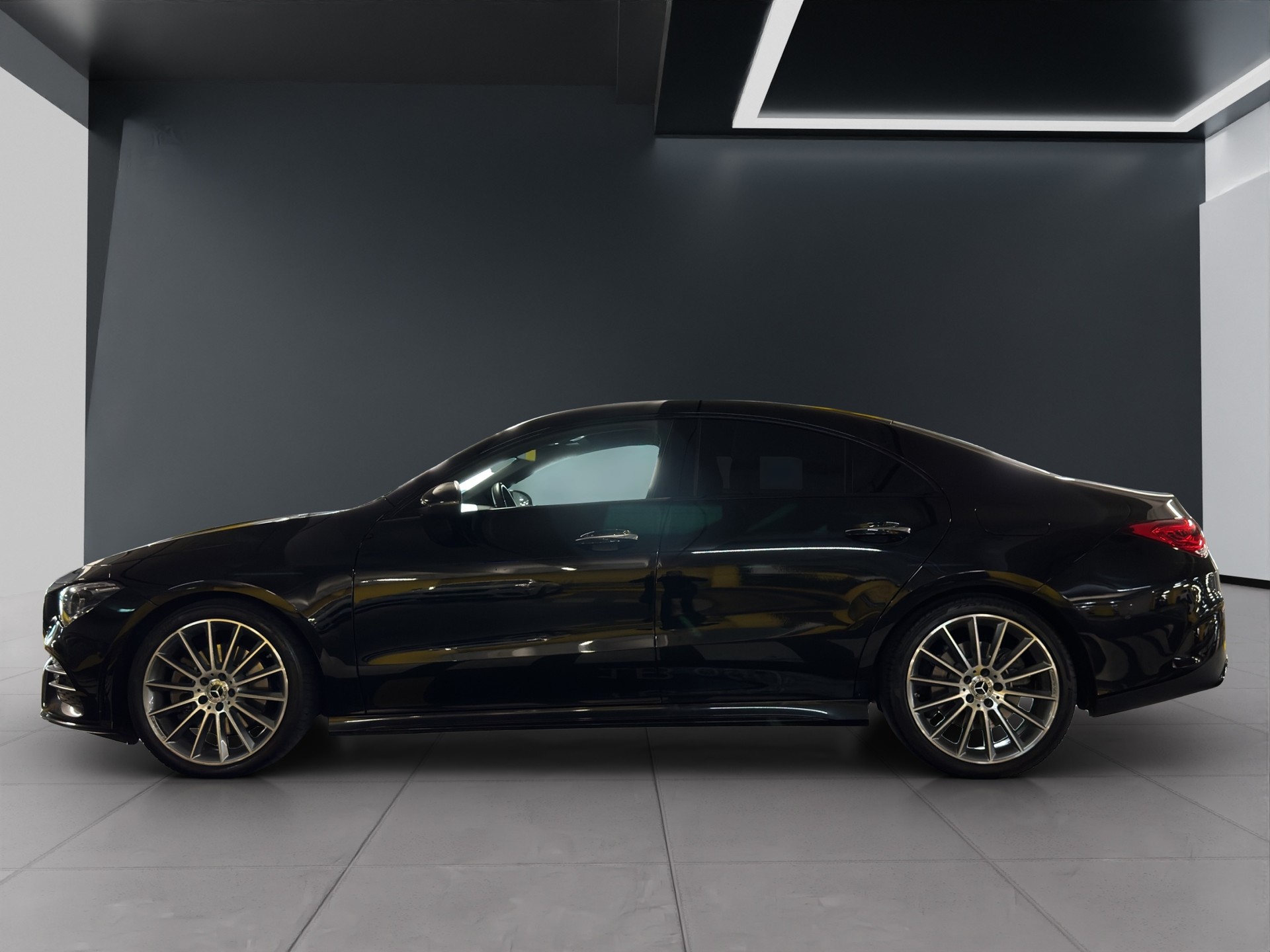 MERCEDES-BENZ CLA 250 AMG Line 7G-DCT-image-6