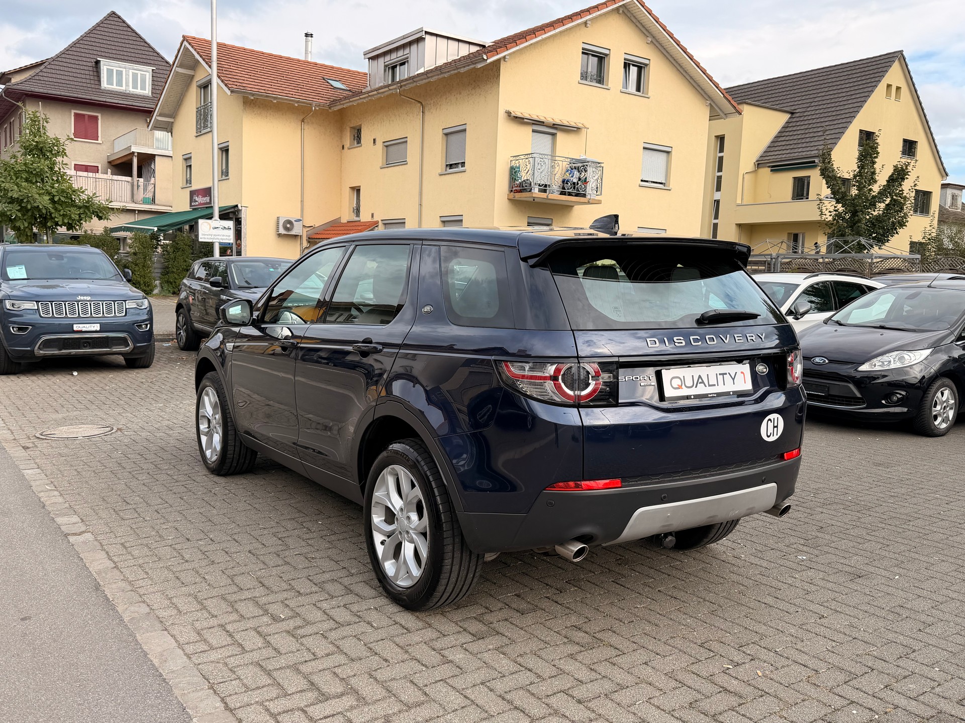 LAND ROVER Discovery Sport 2.0 Si4 HSE Luxury AT9-showroom-element-3