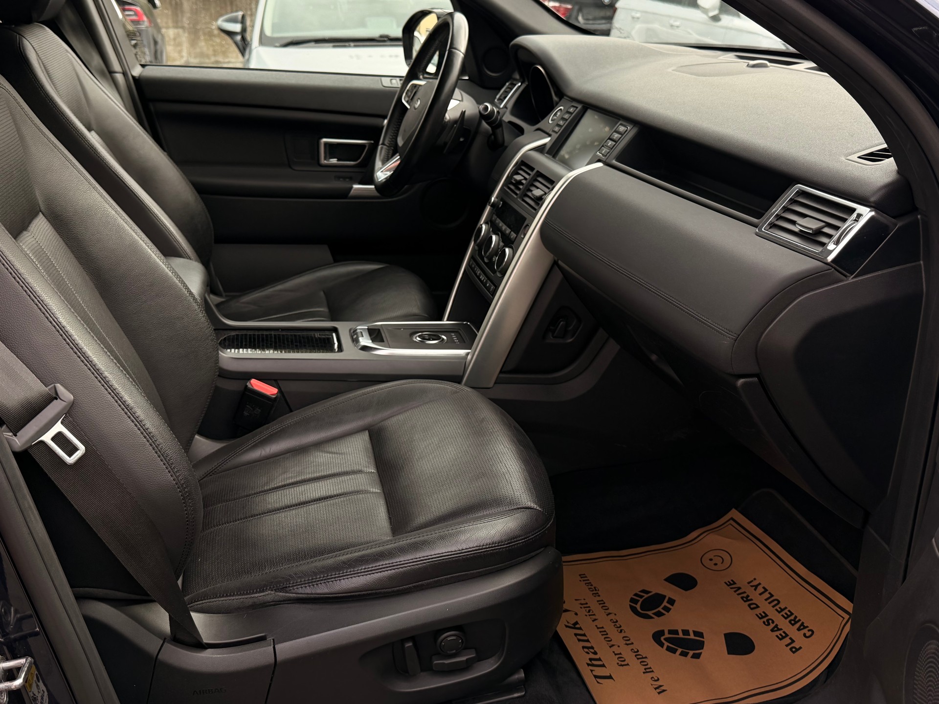 LAND ROVER Discovery Sport 2.0 Si4 HSE Luxury AT9-image-9