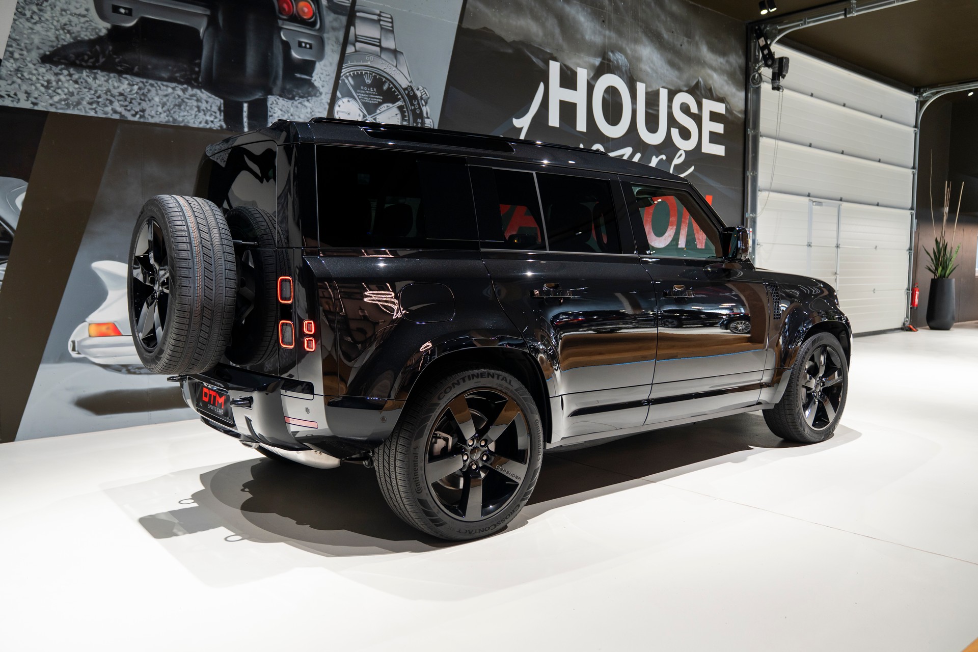LAND ROVER Defender 110 3.0 D I6 350 X-Dynamic HSE AWD AT8-image-3