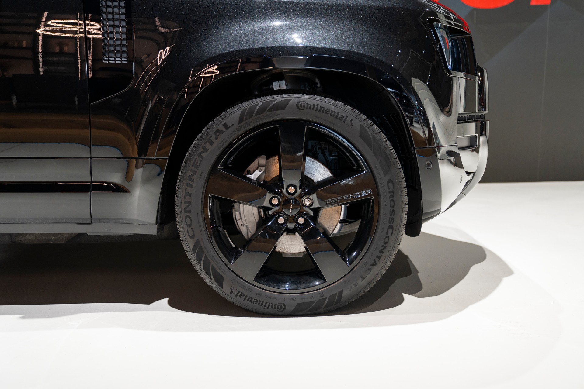 LAND ROVER Defender 110 3.0 D I6 350 X-Dynamic HSE AWD AT8-image-5