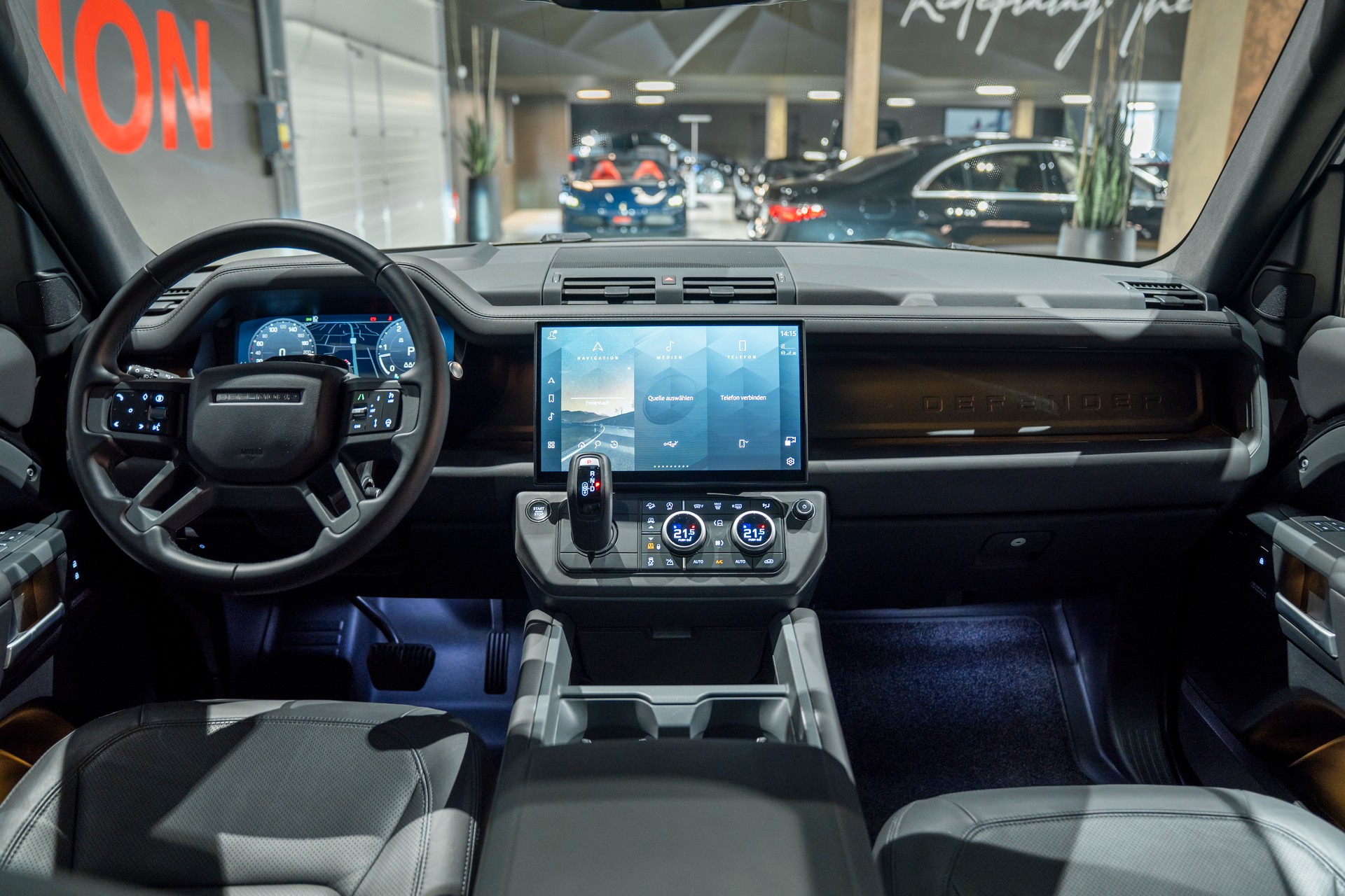 LAND ROVER Defender 110 3.0 D I6 350 X-Dynamic HSE AWD AT8-image-9