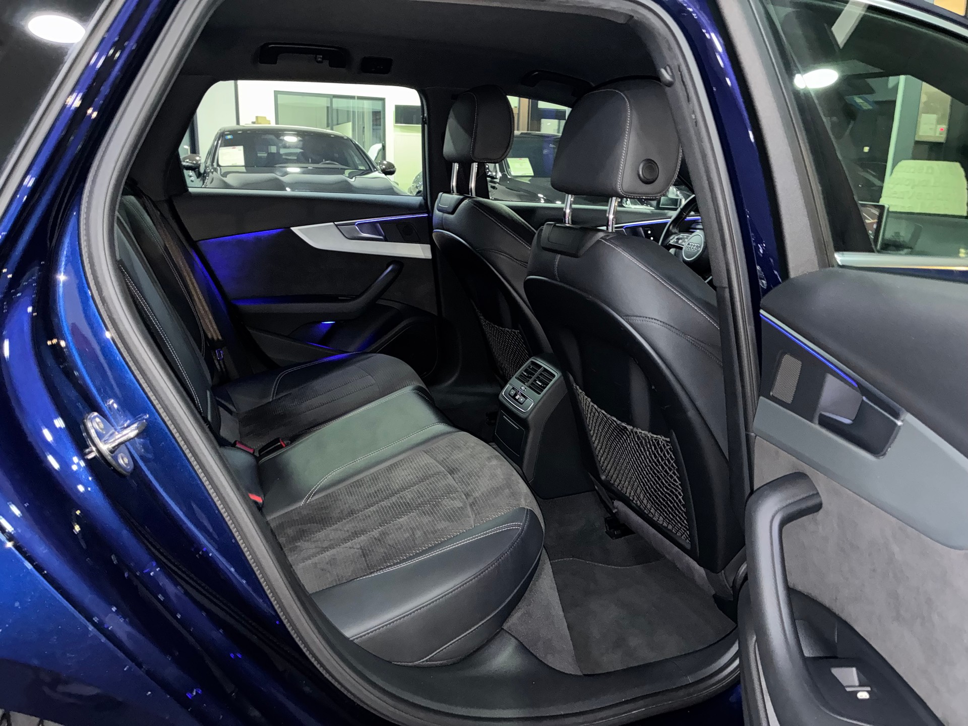 AUDI S4 Avant 3.0 TFSI quattro tiptronic-image-9