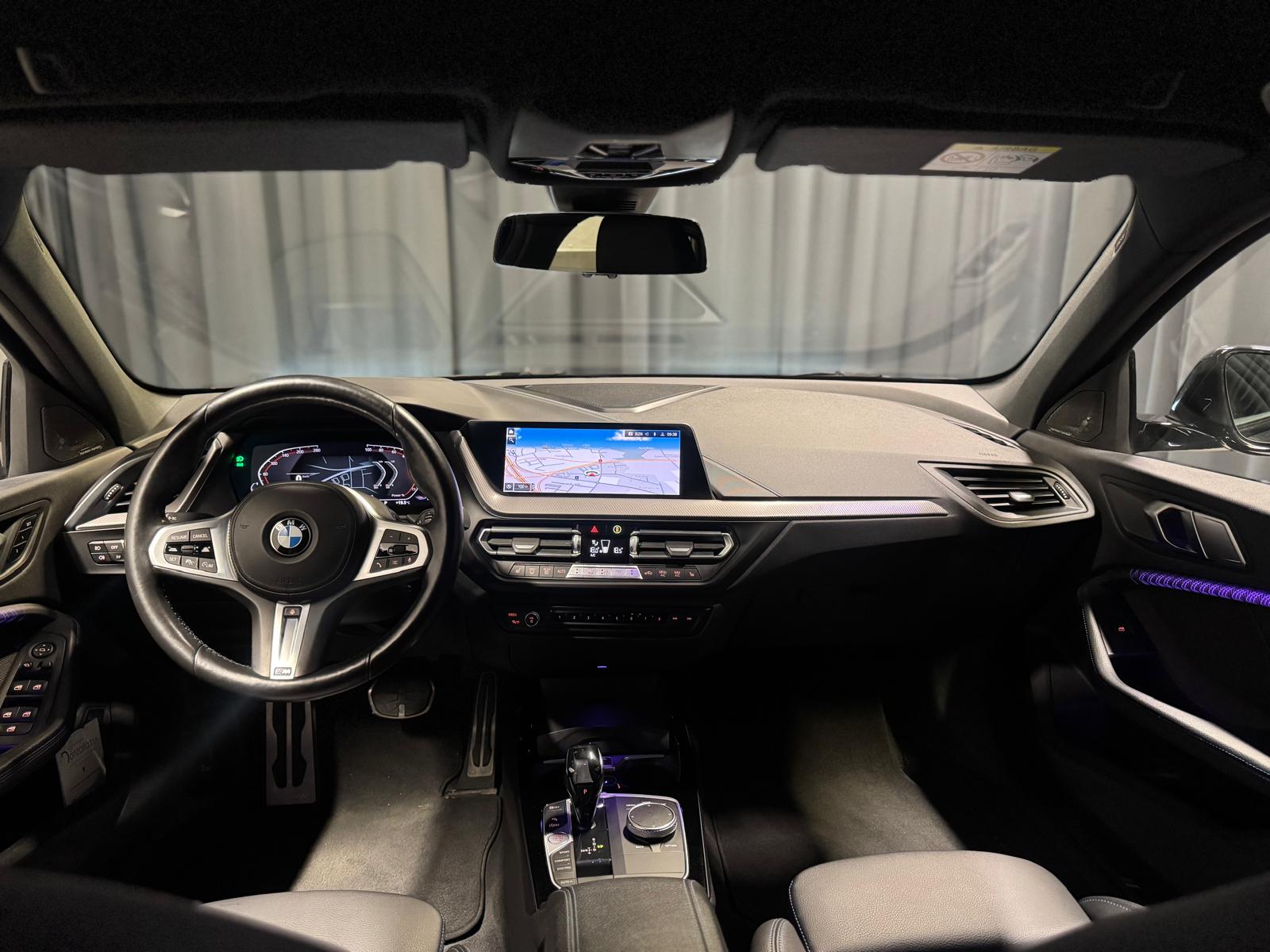 BMW 118i Sport Line Steptronic-image-8
