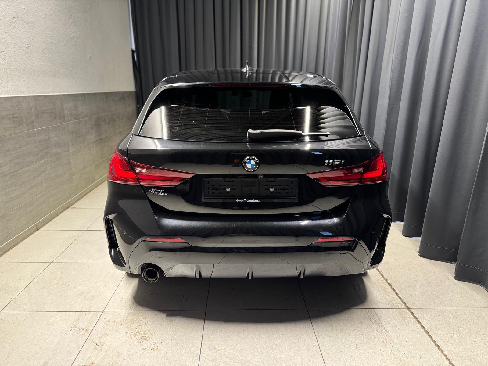 BMW 118i Sport Line Steptronic-image-3