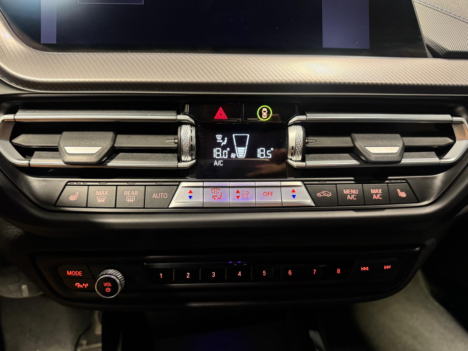 BMW 118i Sport Line Steptronic-image-15
