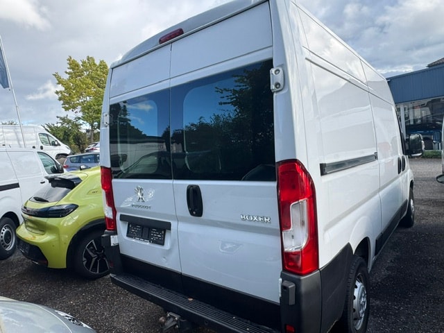 PEUGEOT Boxer 2.2 HDI 335 Premium L2H2-image-3