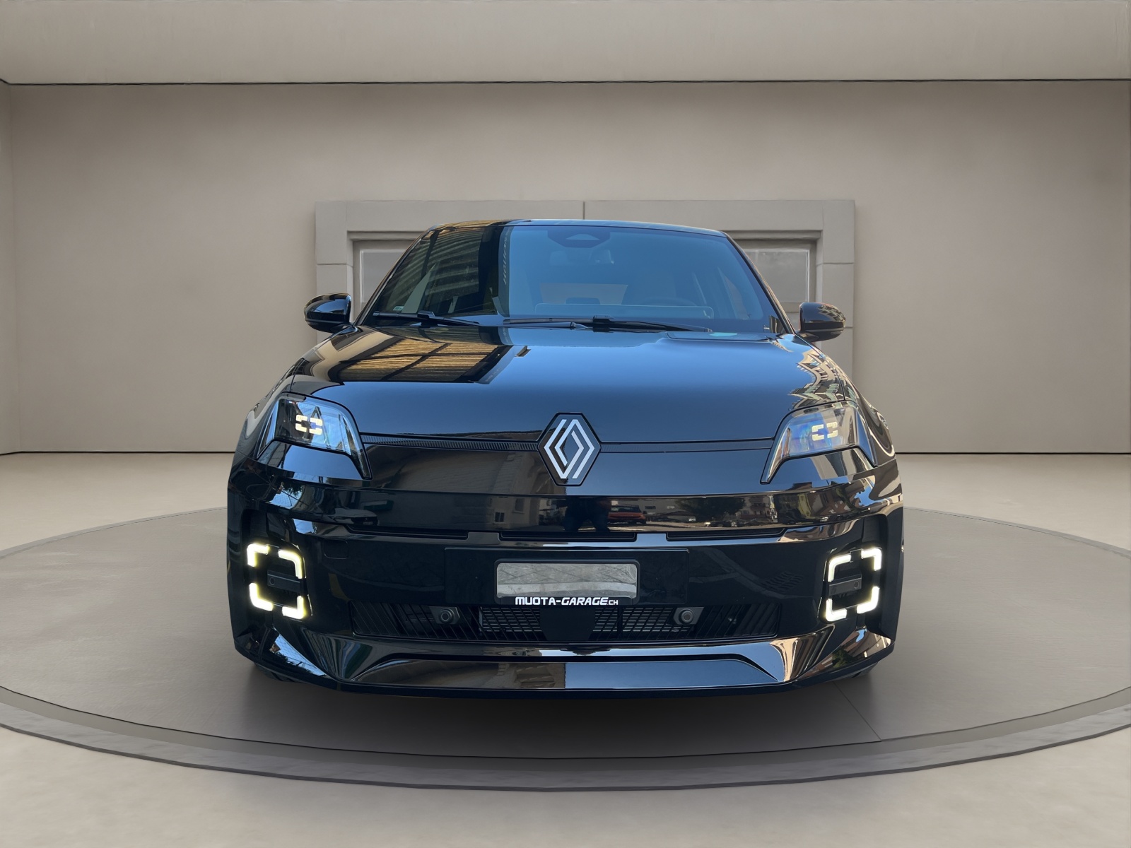 RENAULT R5 E-Tech Comfort Range iconic-image-1
