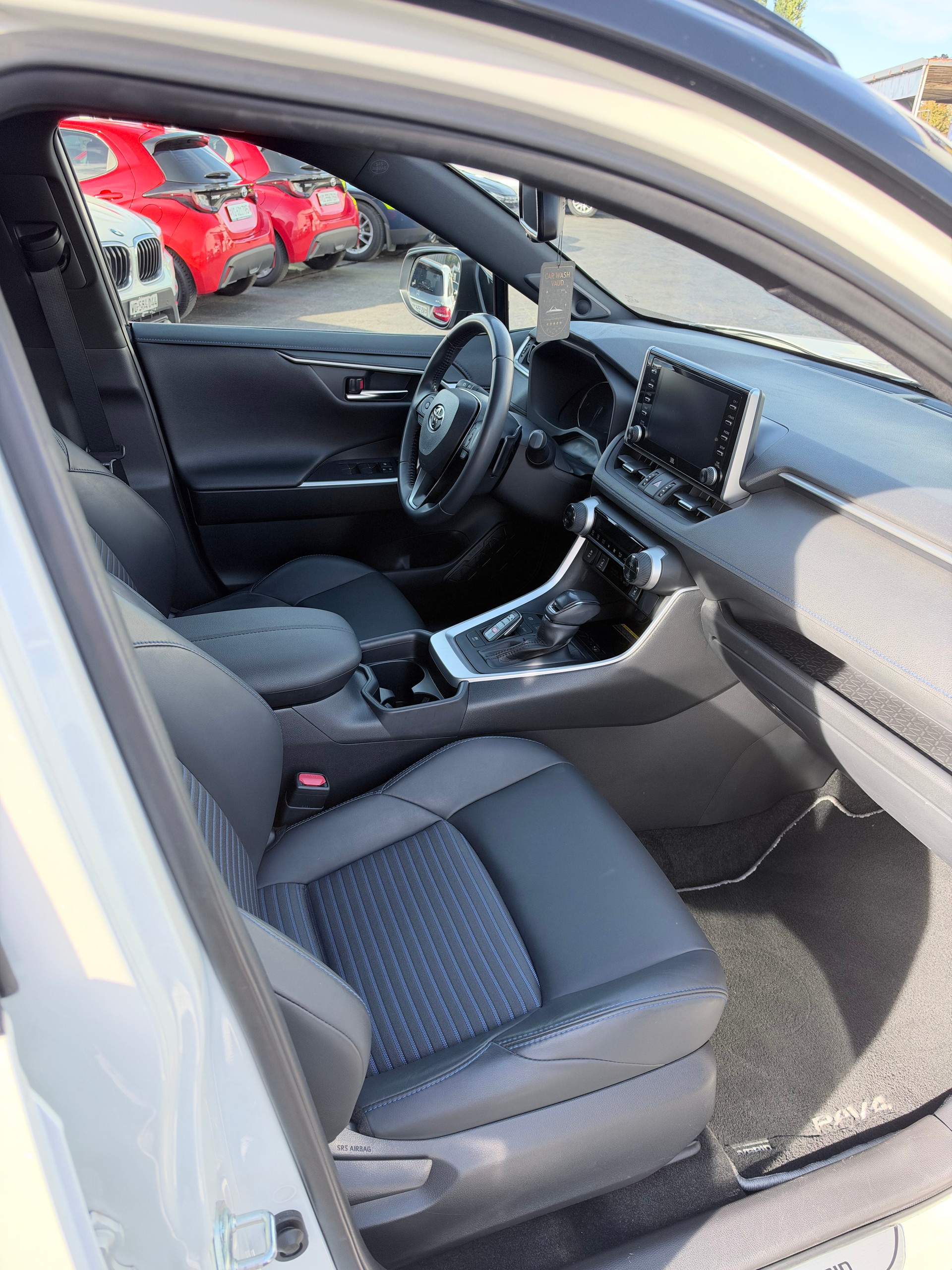 TOYOTA 2.5 HEV Premium-image-4