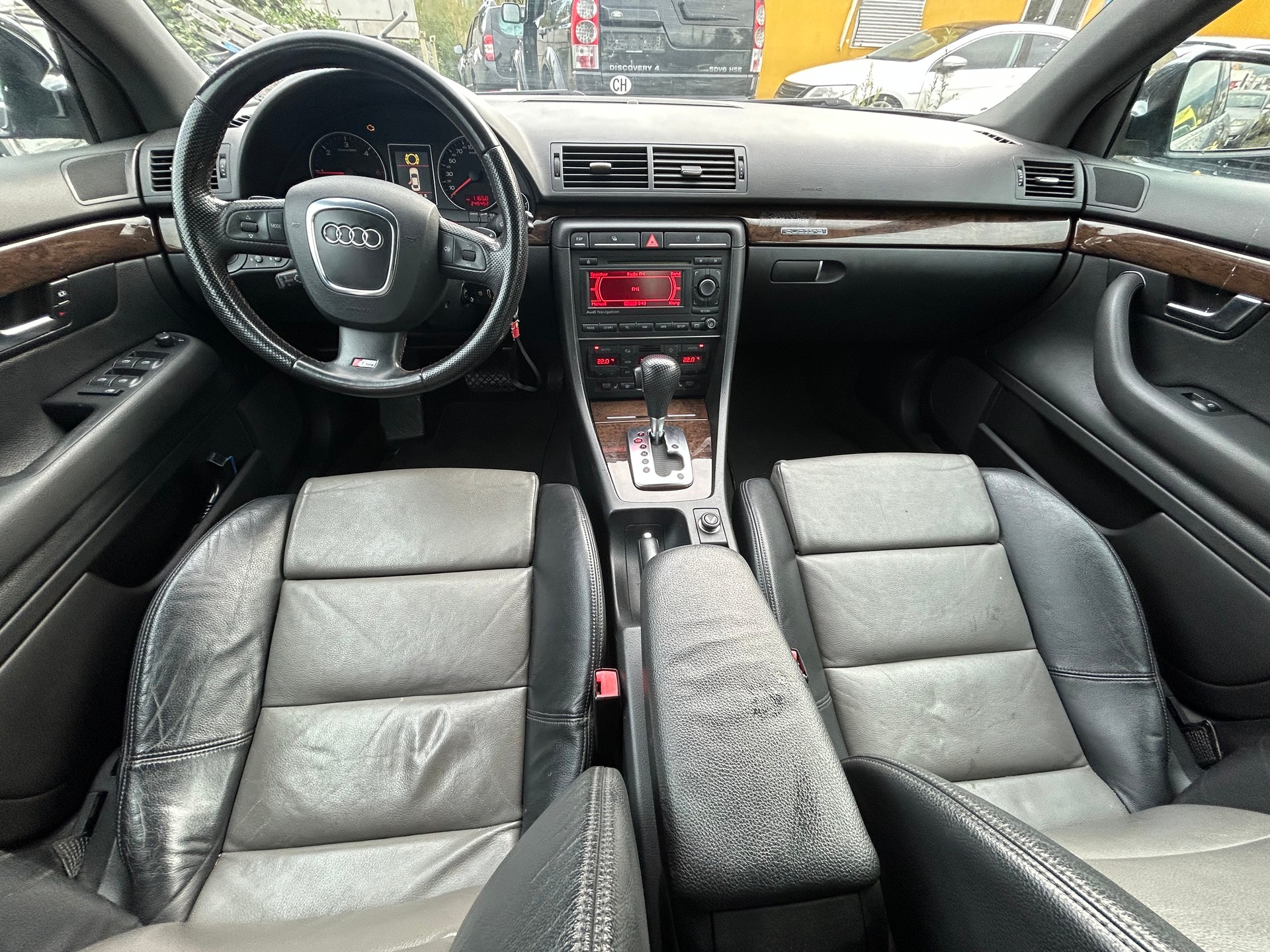 AUDI A4 Avant 3.0 V6 TDI quattro-image-8
