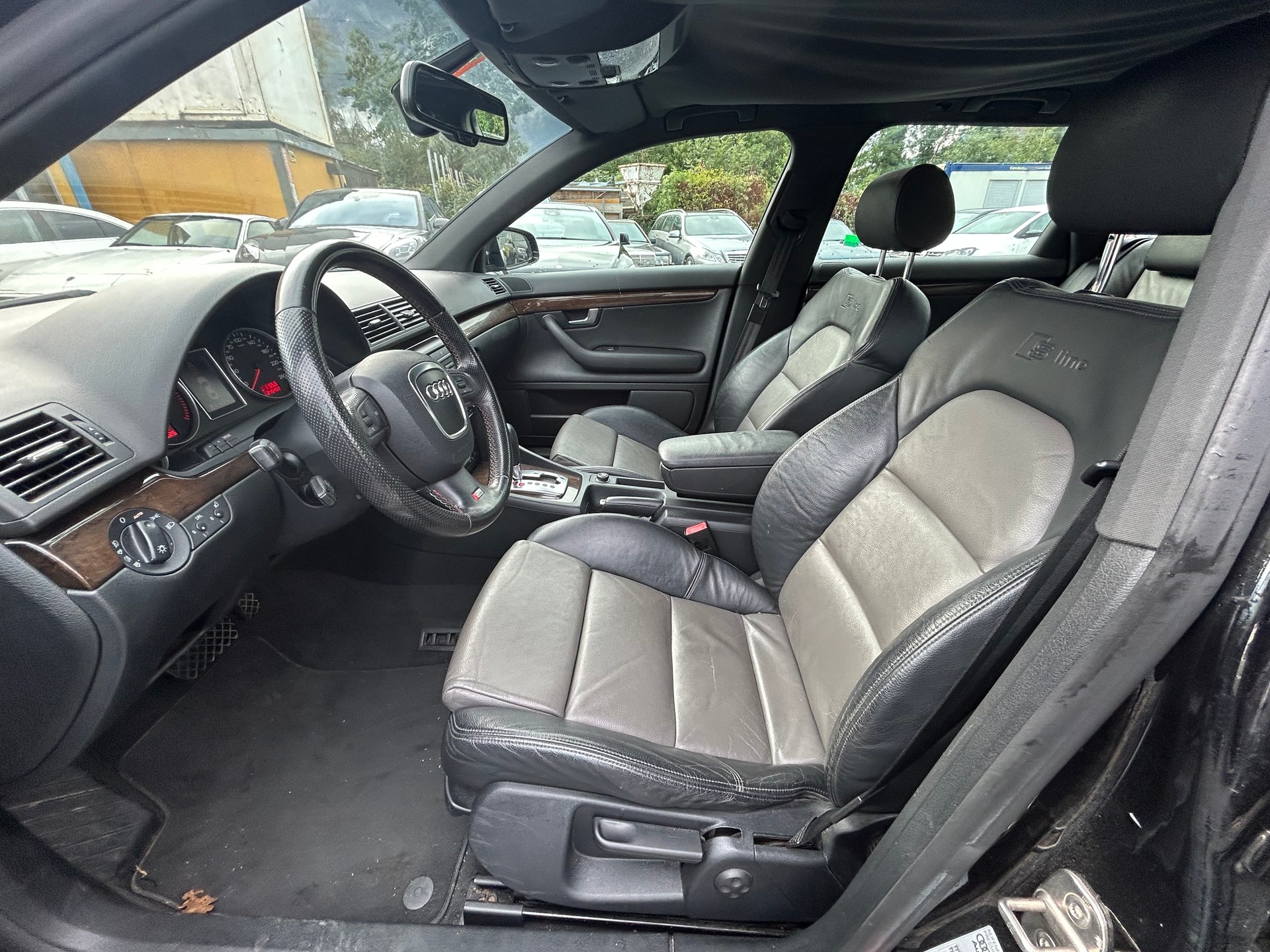 AUDI A4 Avant 3.0 V6 TDI quattro-image-9