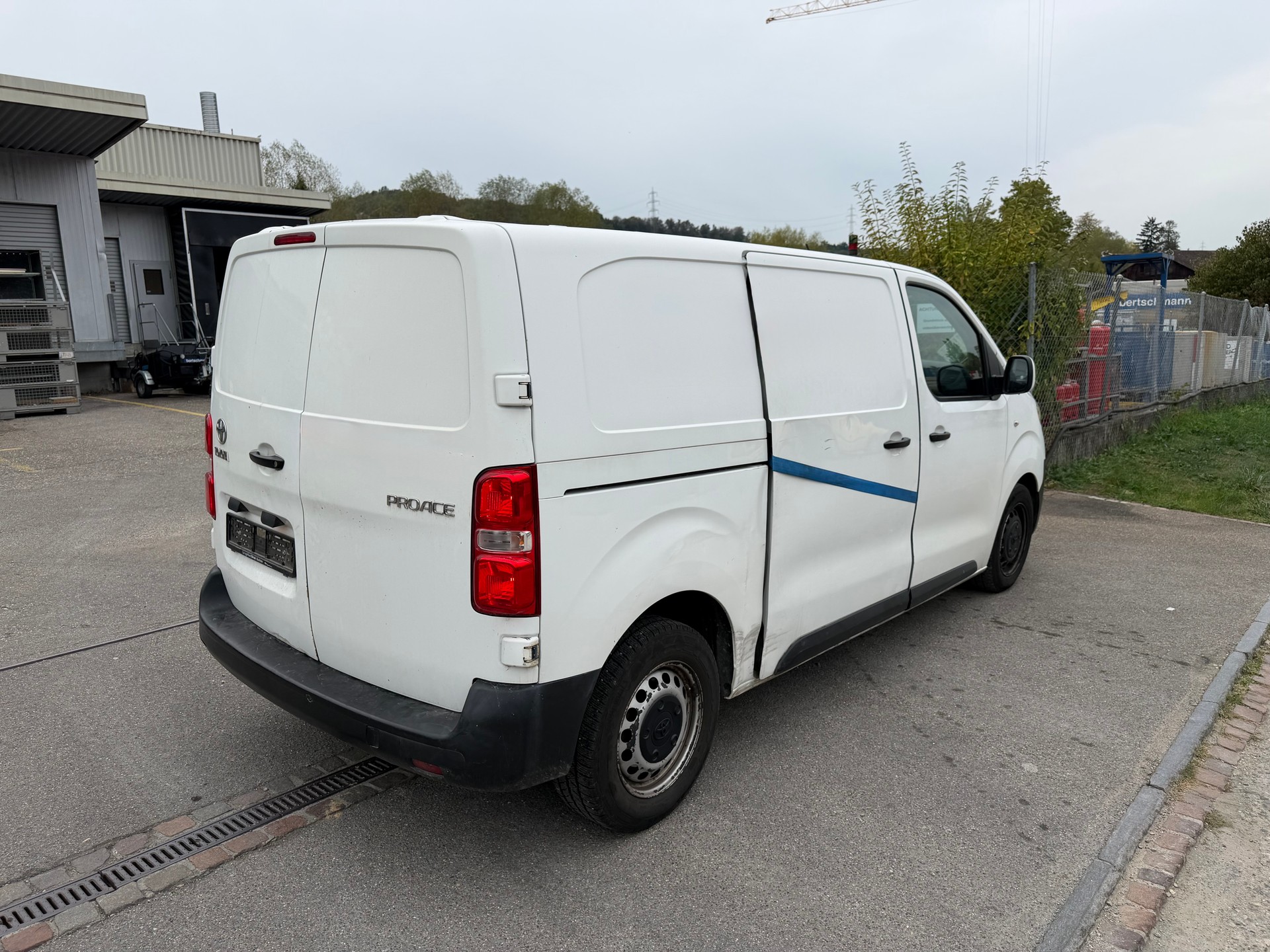 TOYOTA Proace 2.0D Panel Van L1 Luna-image-2