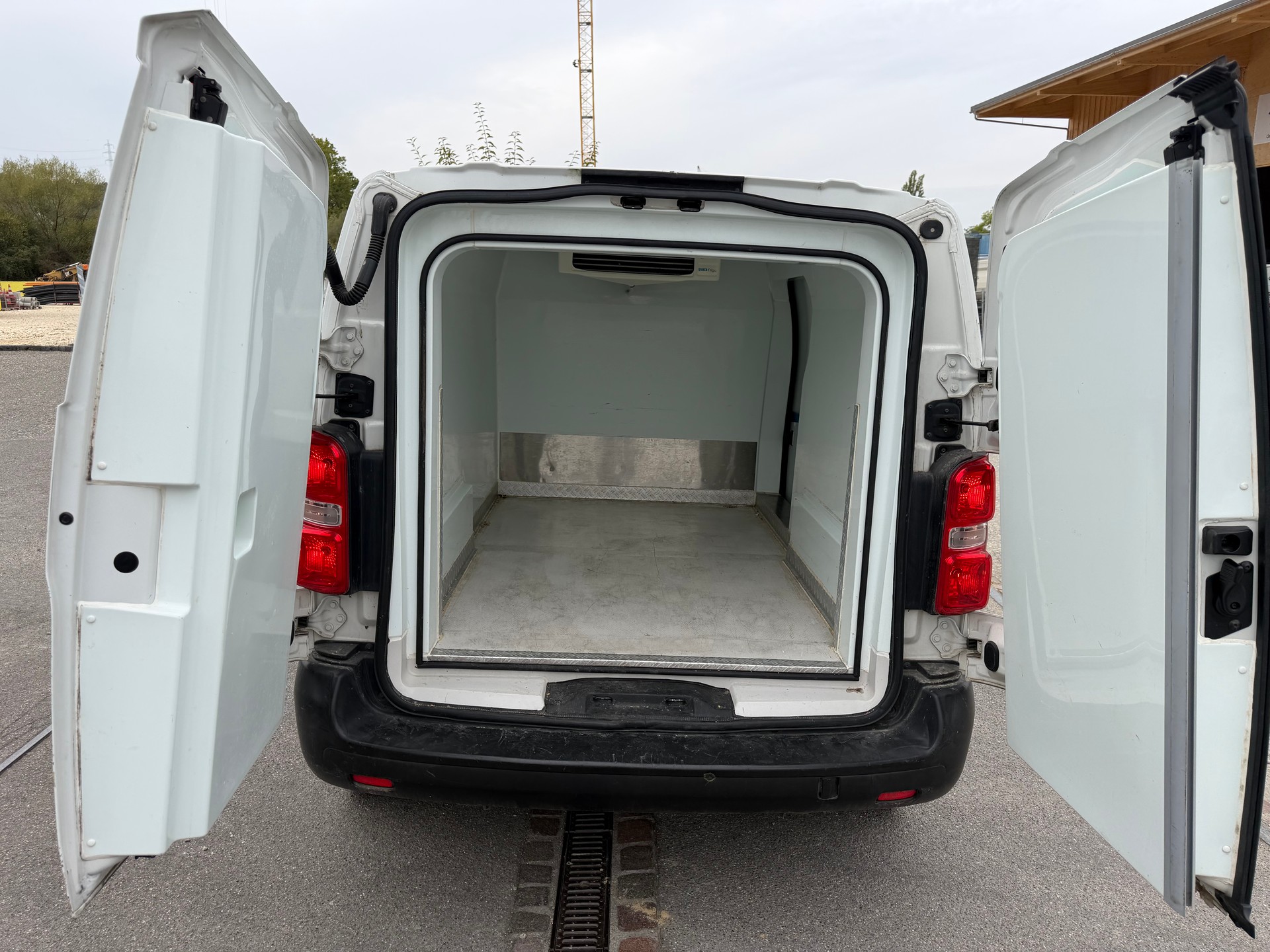 TOYOTA Proace 2.0D Panel Van L1 Luna-image-10