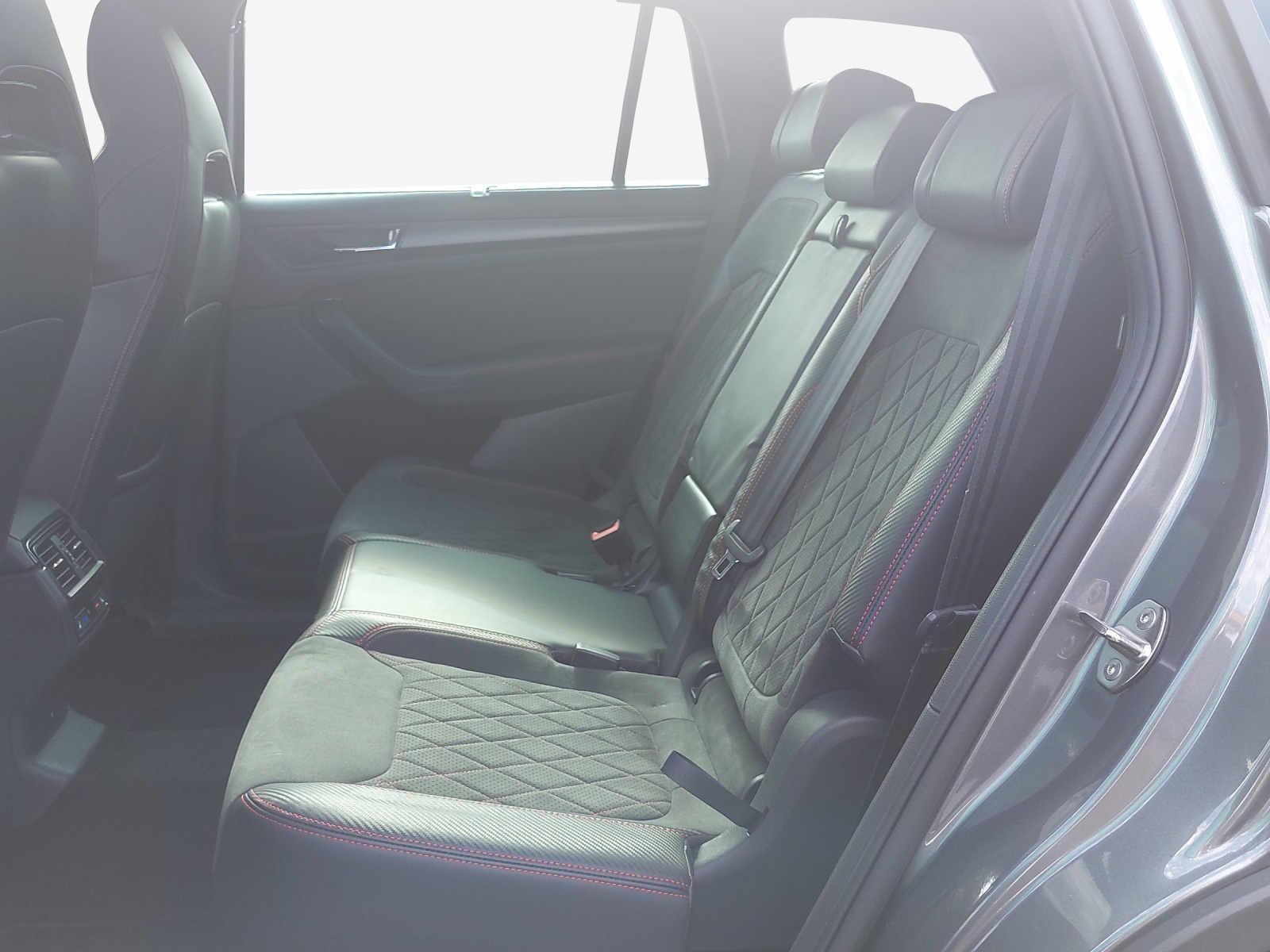 SKODA Kodiaq 2.0 TSI 4x4 RS-image-11