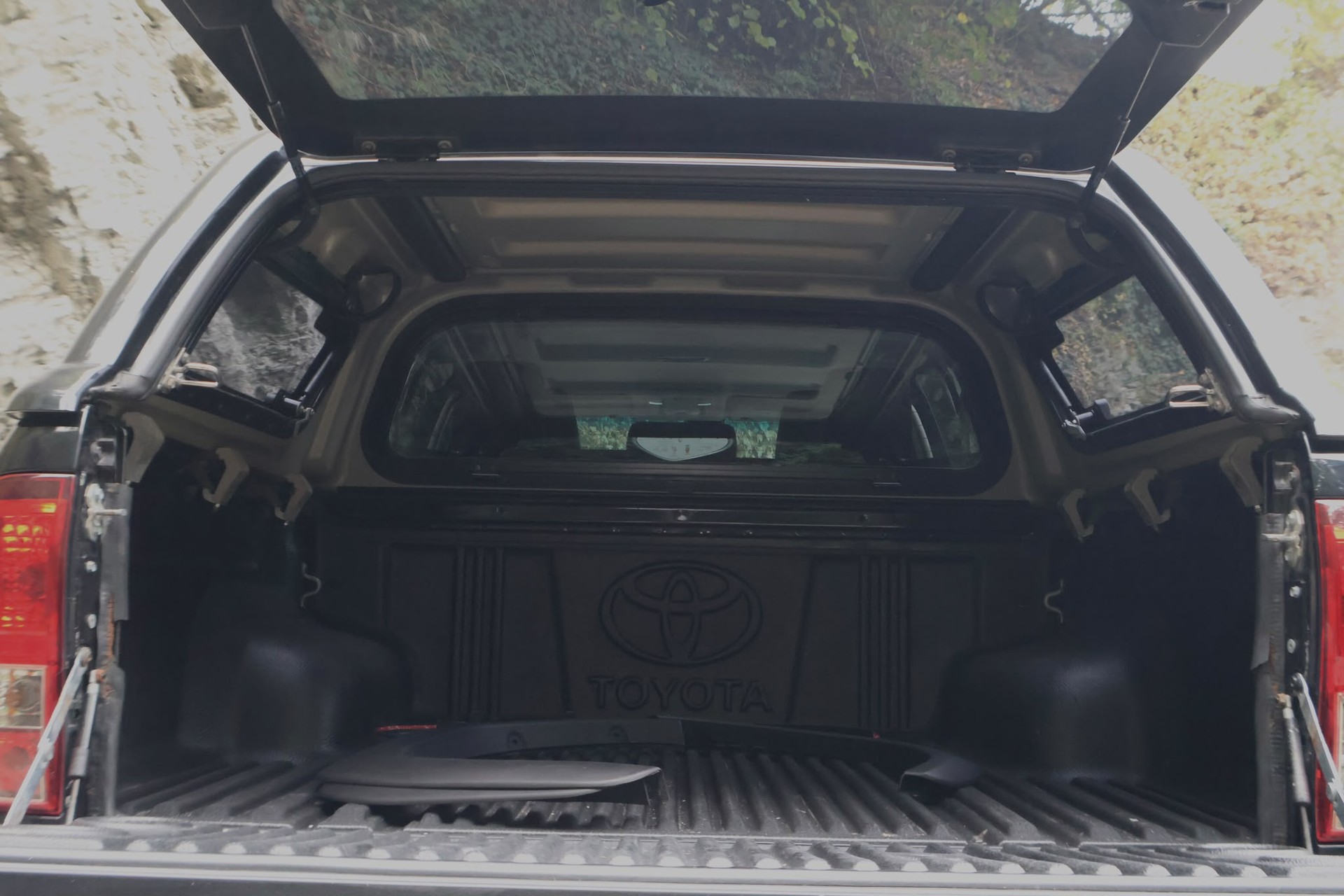 TOYOTA Hilux 2.4-4D Sol Premium Double Cab 4x4 A-image-13
