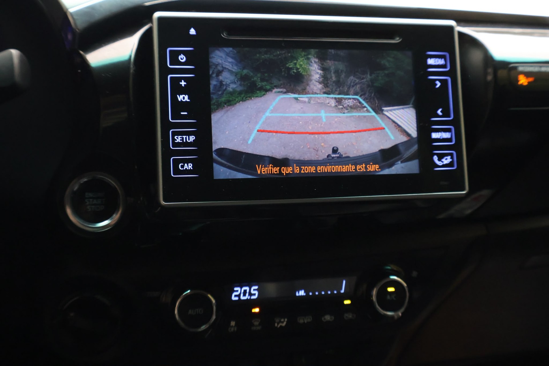 TOYOTA Hilux 2.4-4D Sol Premium Double Cab 4x4 A-image-11