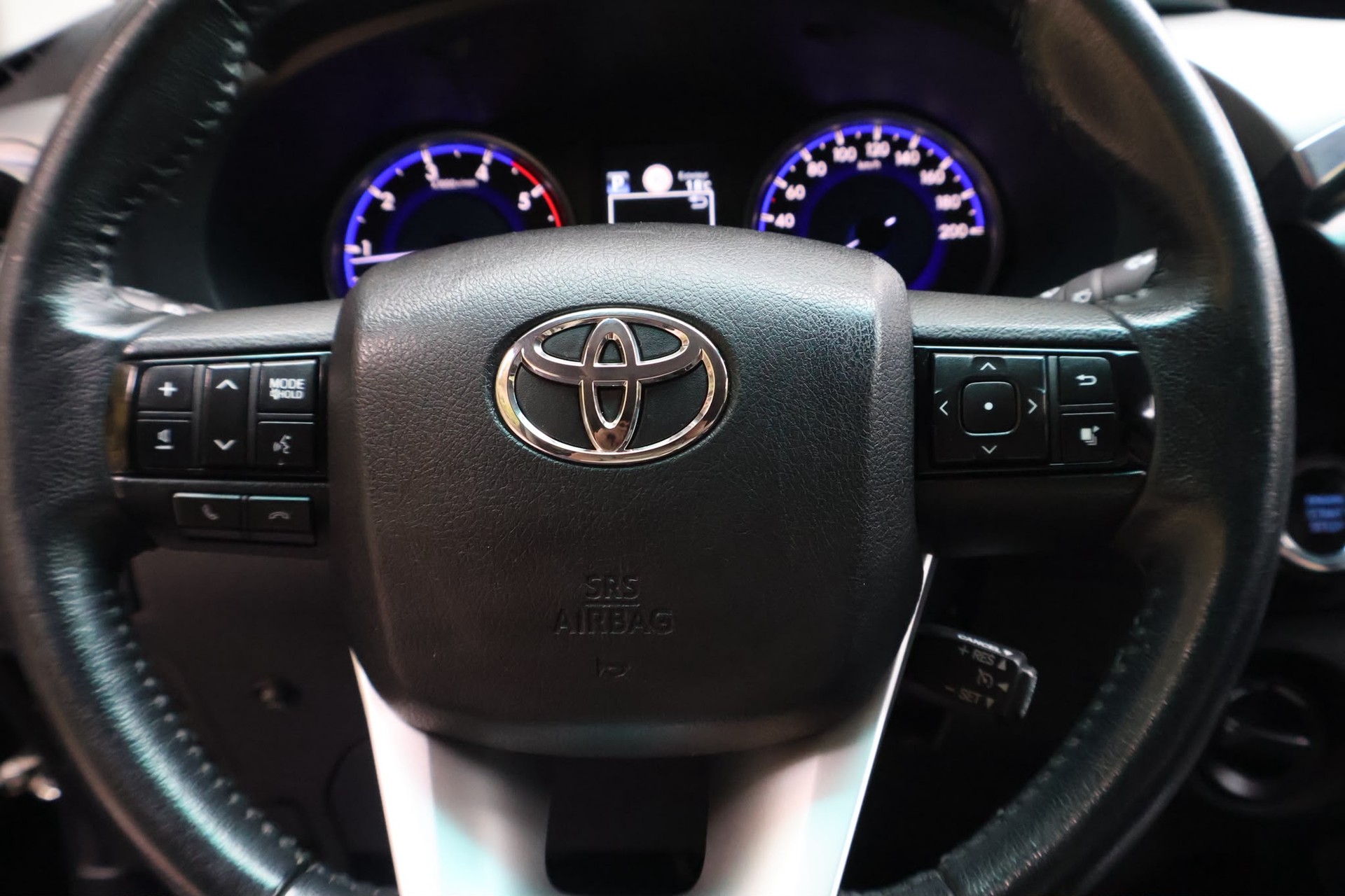 TOYOTA Hilux 2.4-4D Sol Premium Double Cab 4x4 A-image-14