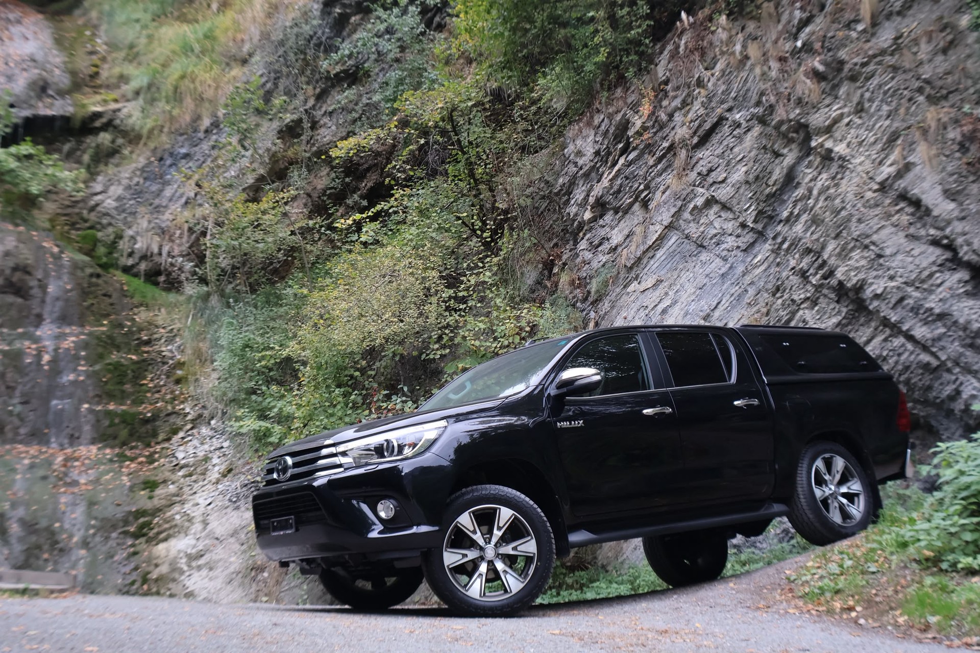 TOYOTA Hilux 2.4-4D Sol Premium Double Cab 4x4 A-image-0