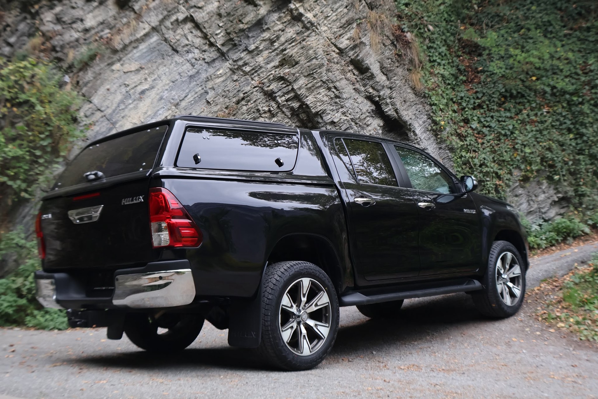 TOYOTA Hilux 2.4-4D Sol Premium Double Cab 4x4 A-image-4