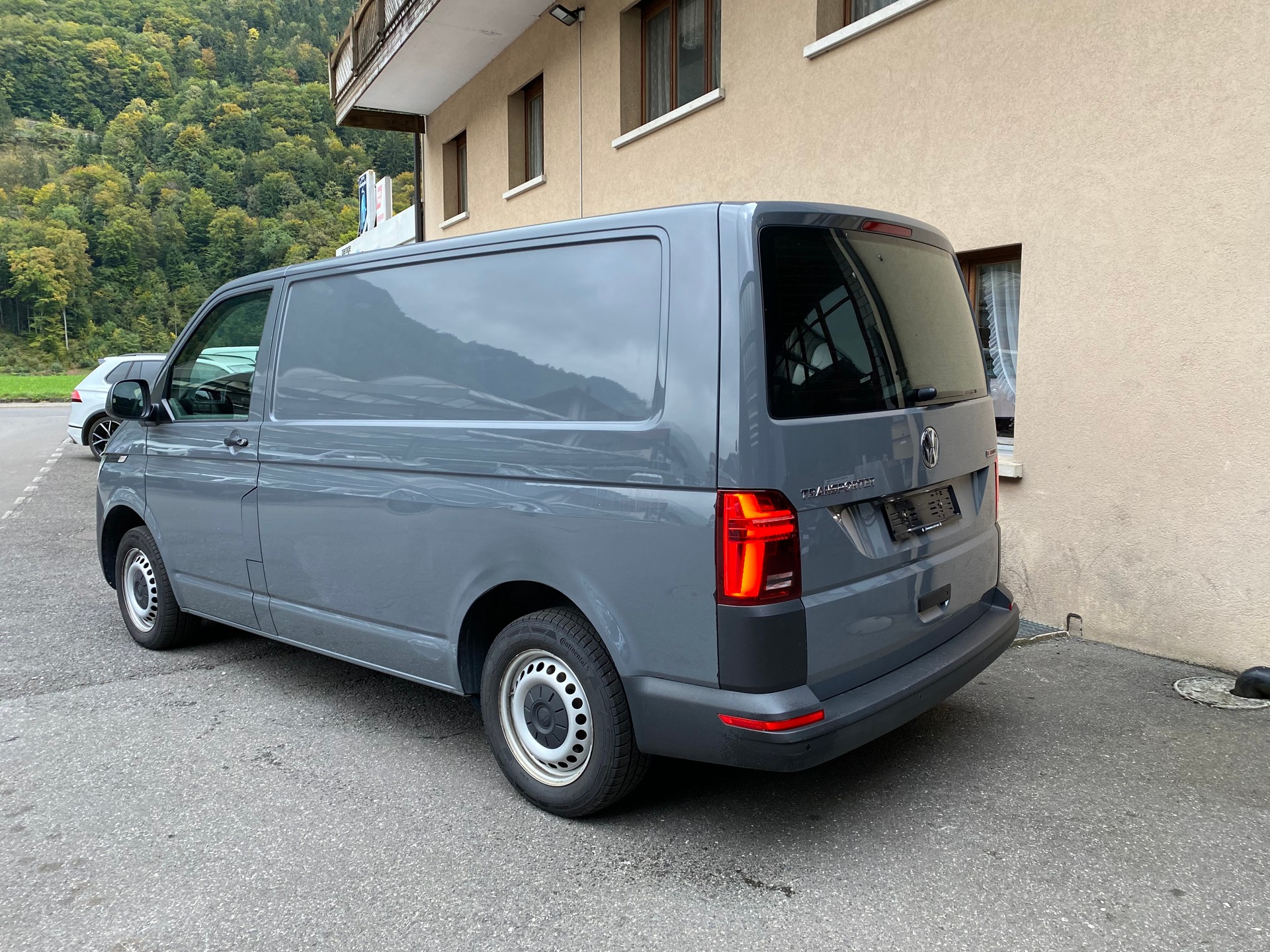 VW T6.1 2.0 TDI 4Motion DSG-image-6